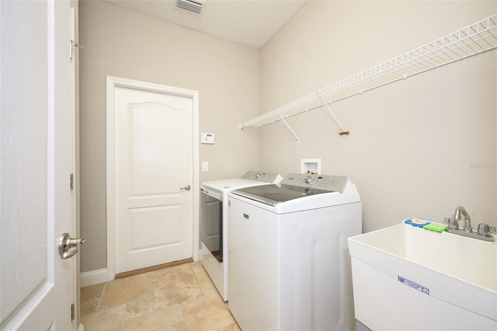 Image 27 of 51 For 3 Lake Charles Place