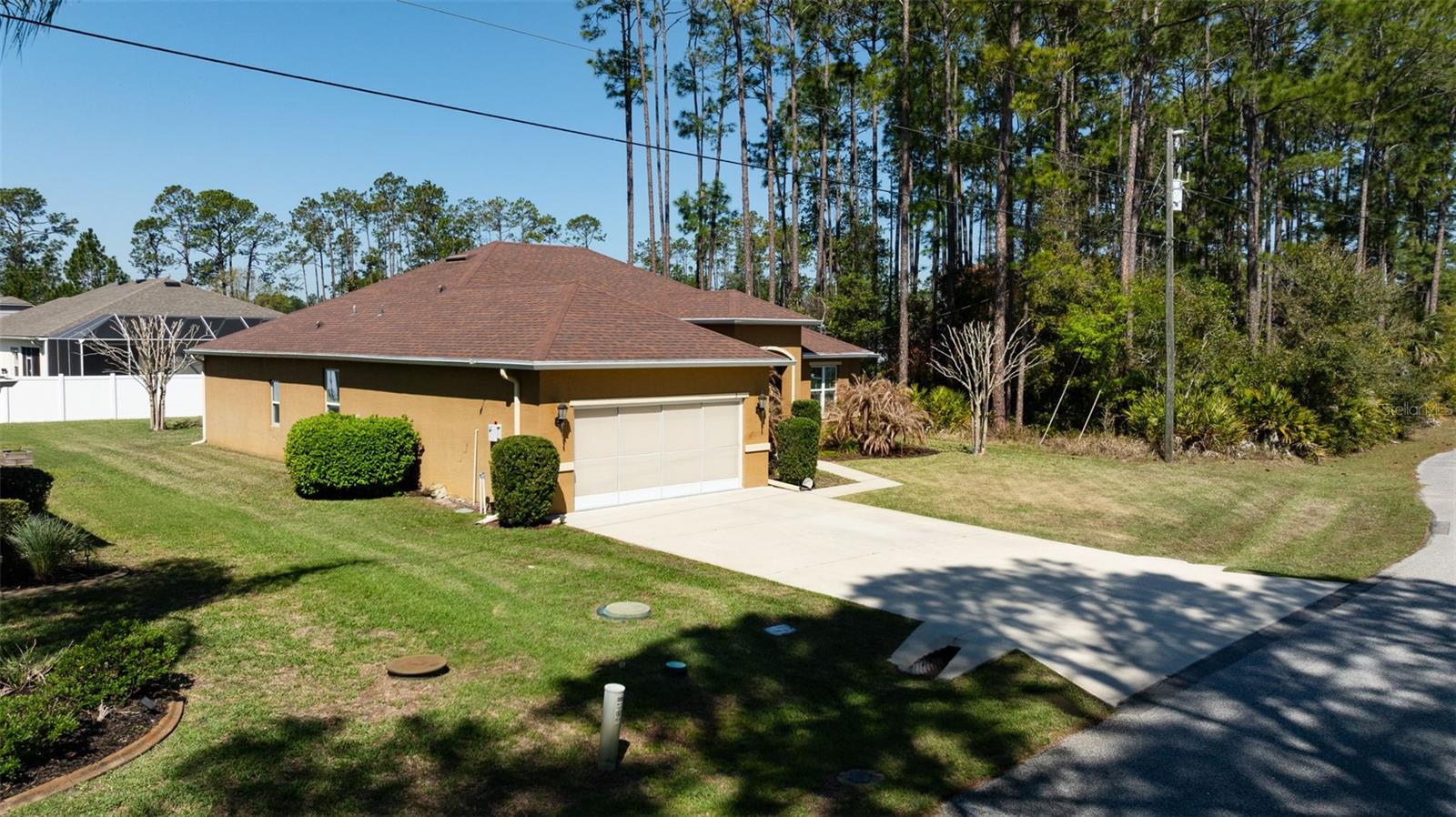 Image 43 of 51 For 3 Lake Charles Place