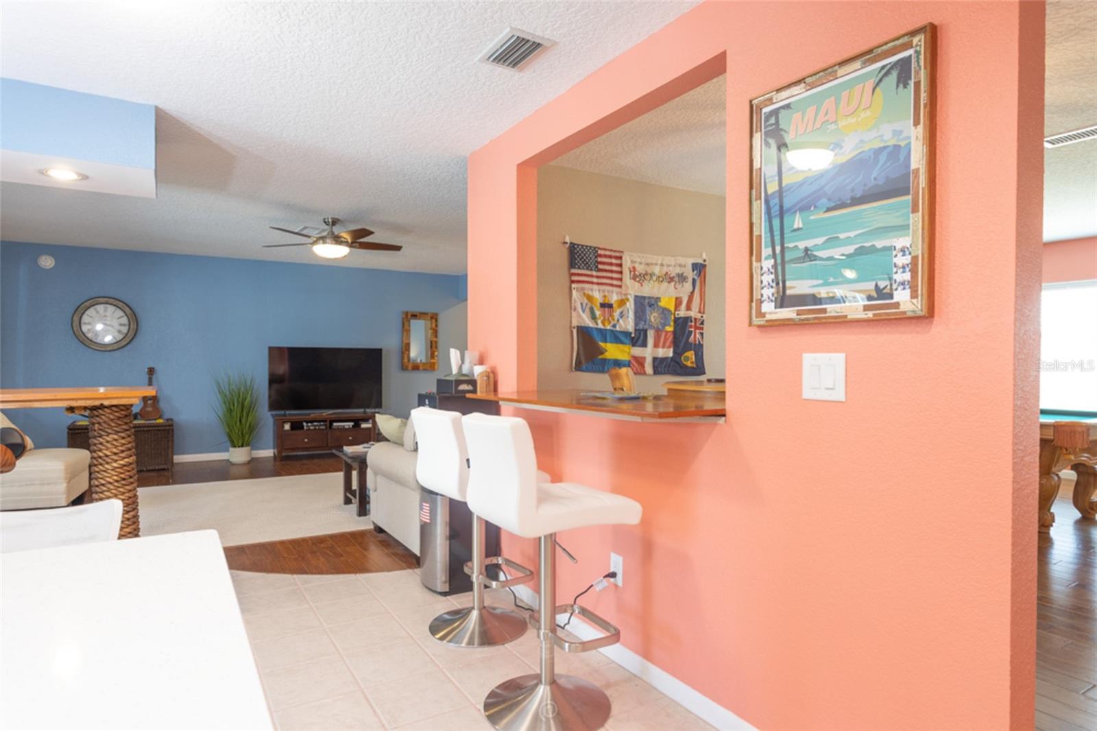 Image 11 of 66 For 11 Clearview Court S