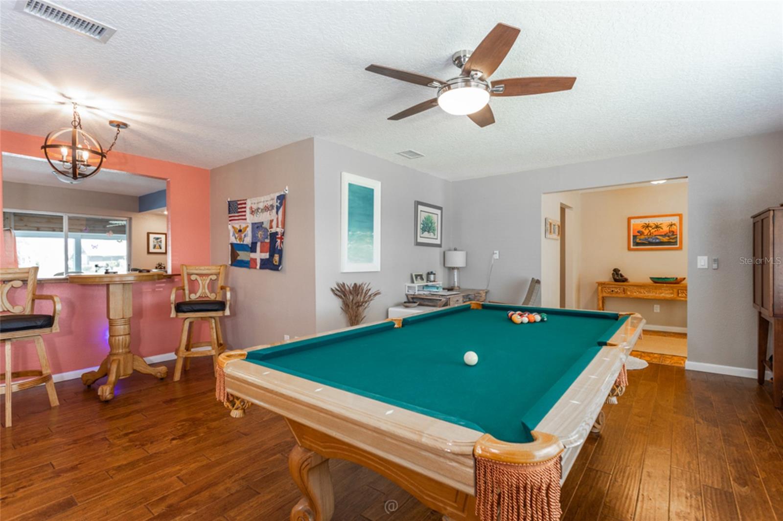 Image 13 of 66 For 11 Clearview Court S