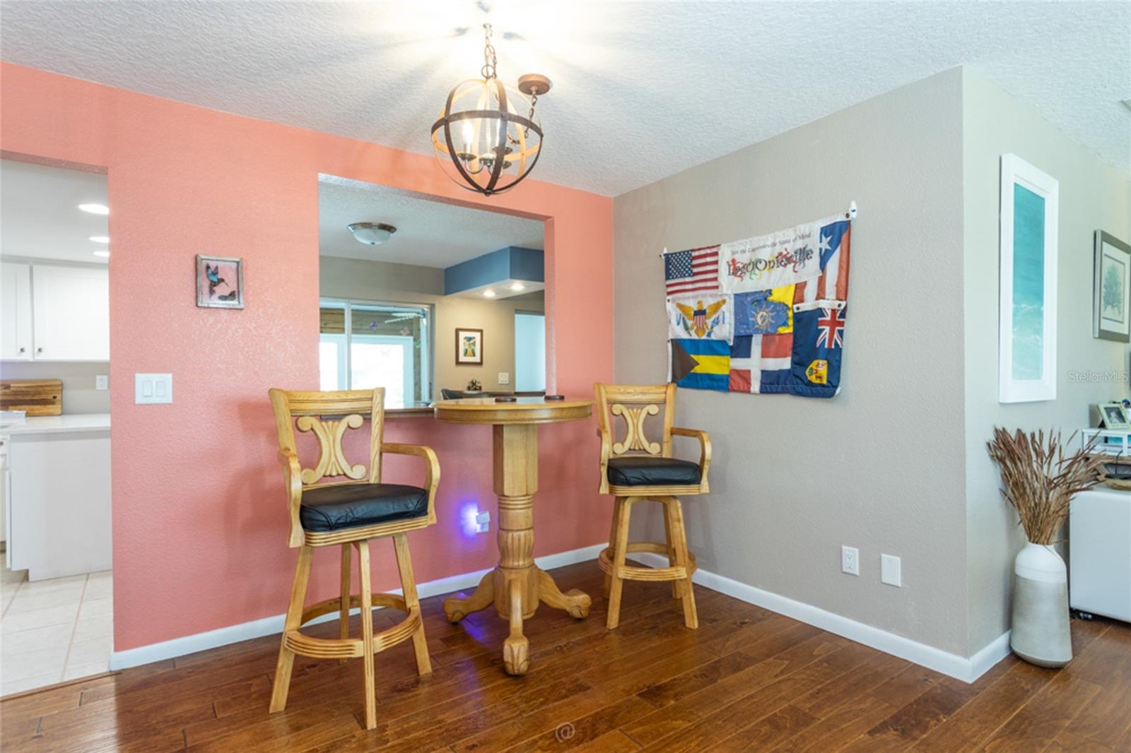 Image 17 of 66 For 11 Clearview Court S