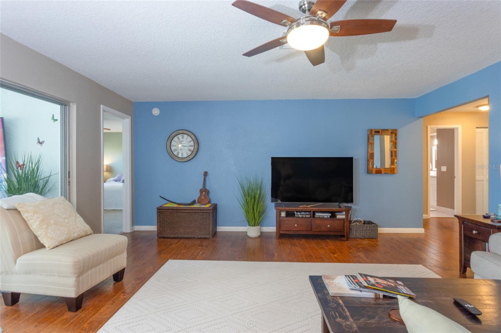 Image 20 of 66 For 11 Clearview Court S