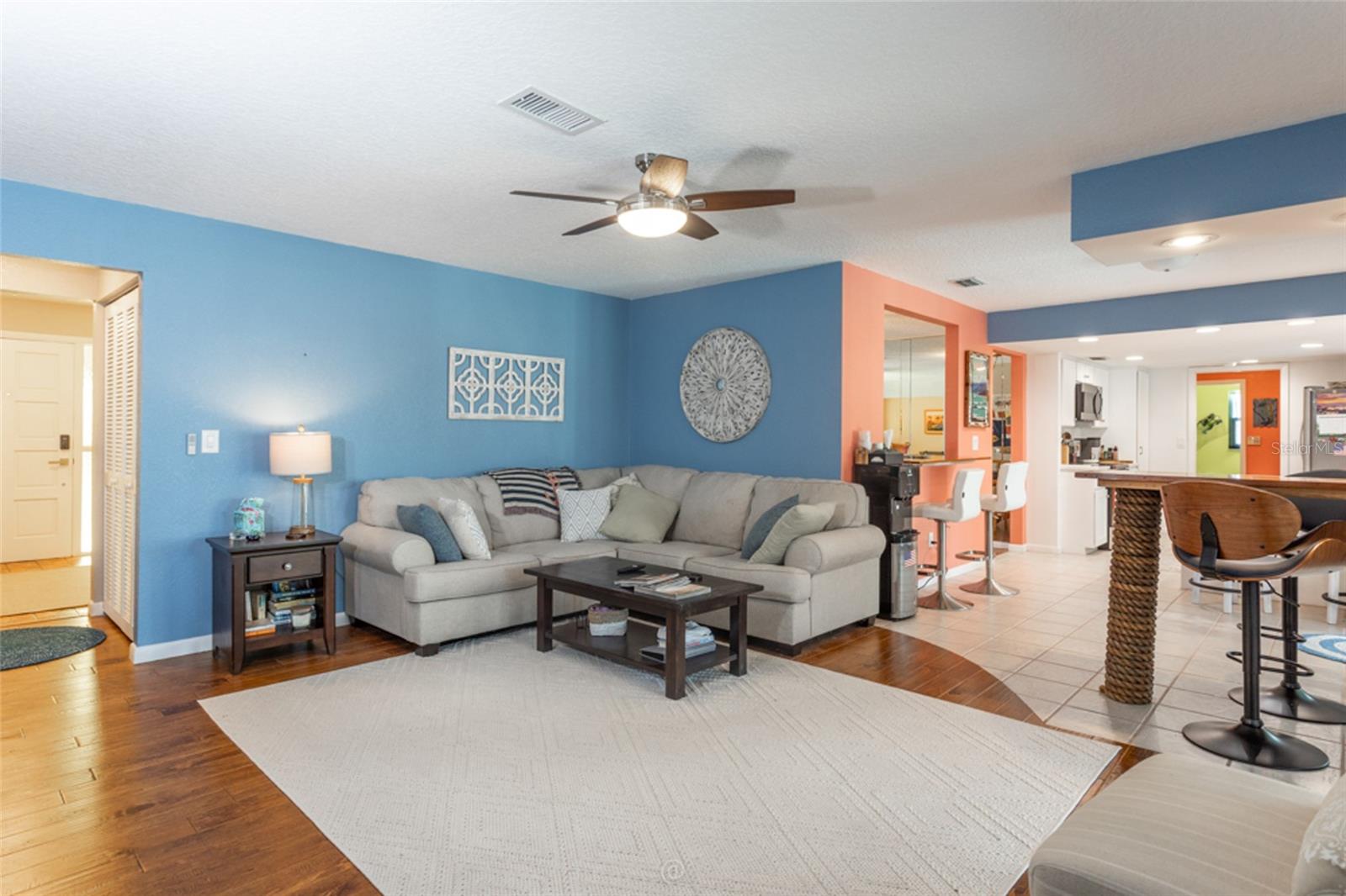 Image 21 of 66 For 11 Clearview Court S