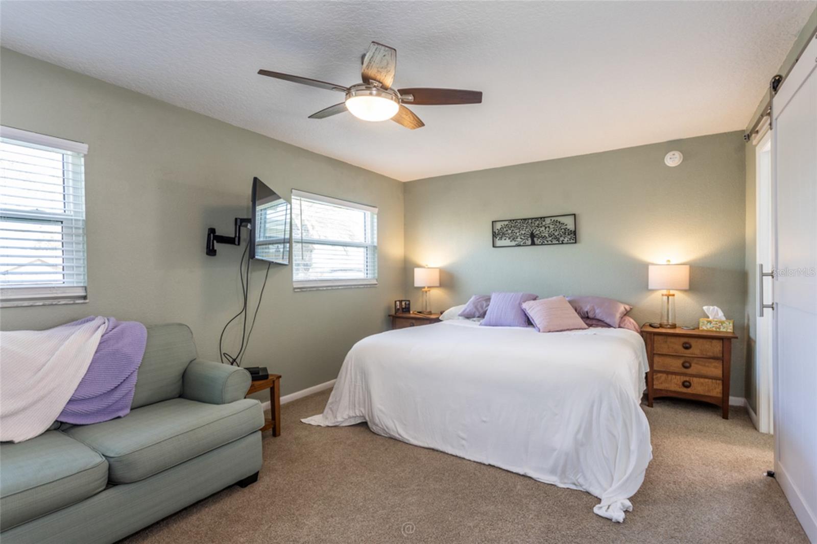 Image 22 of 66 For 11 Clearview Court S