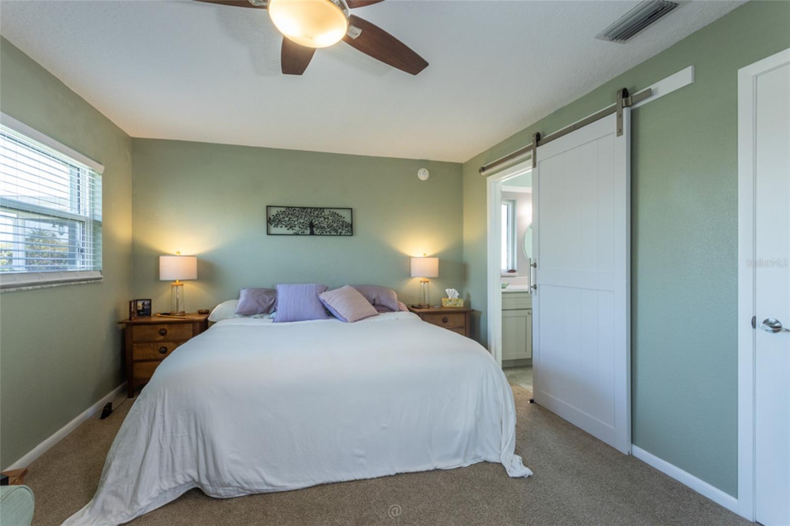 Image 23 of 66 For 11 Clearview Court S