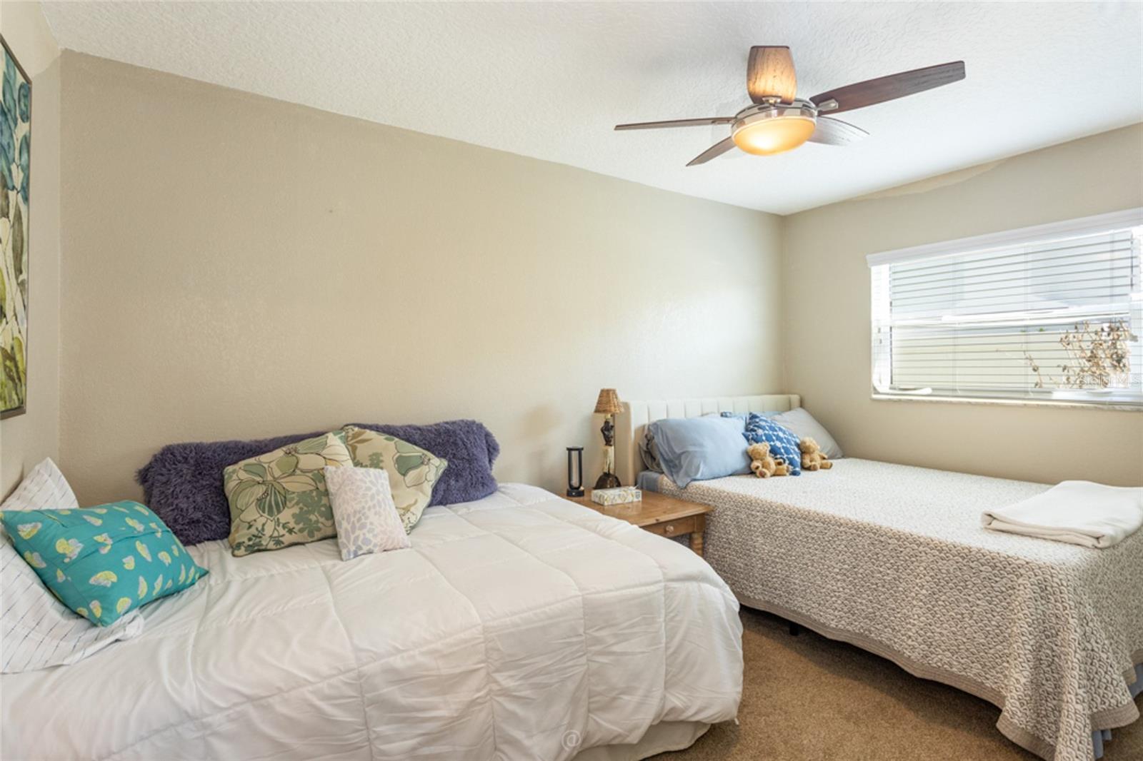 Image 25 of 66 For 11 Clearview Court S