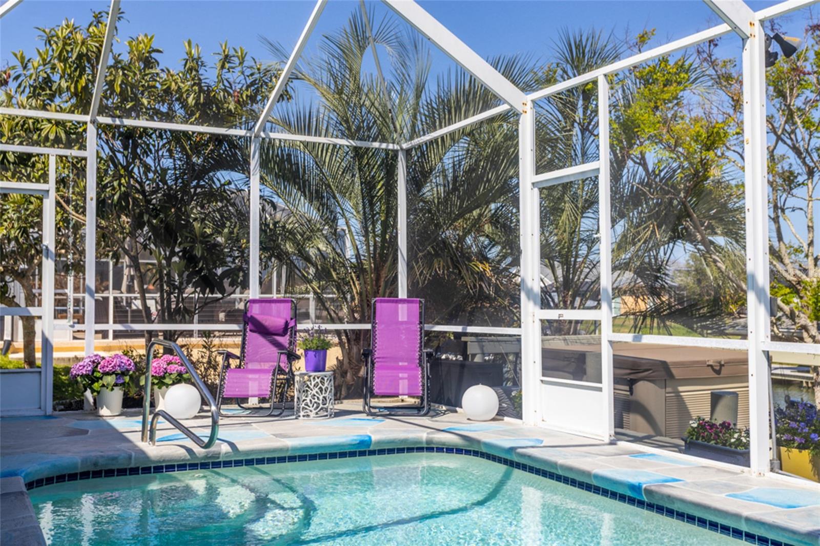 Image 35 of 66 For 11 Clearview Court S