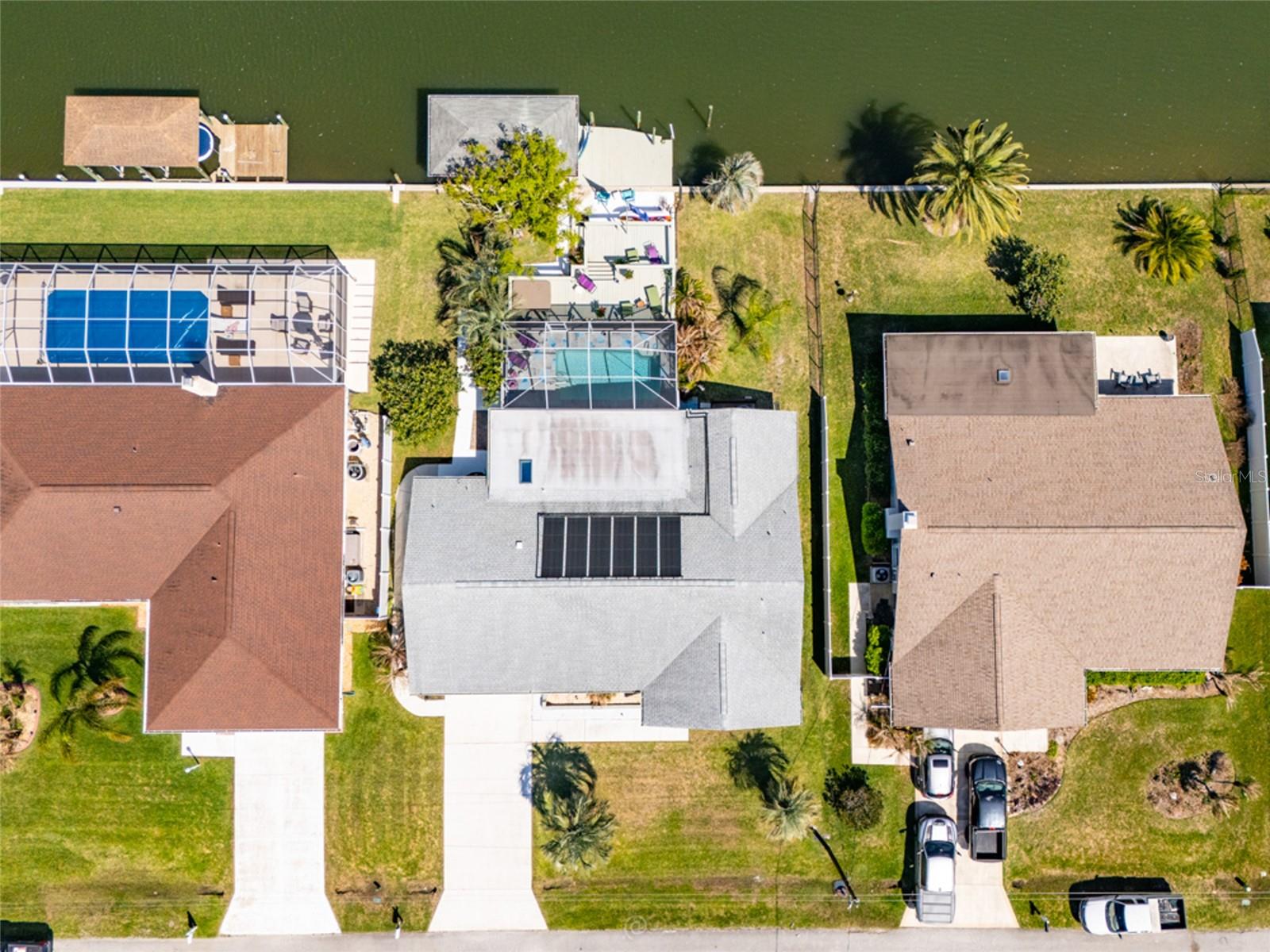 Image 43 of 66 For 11 Clearview Court S