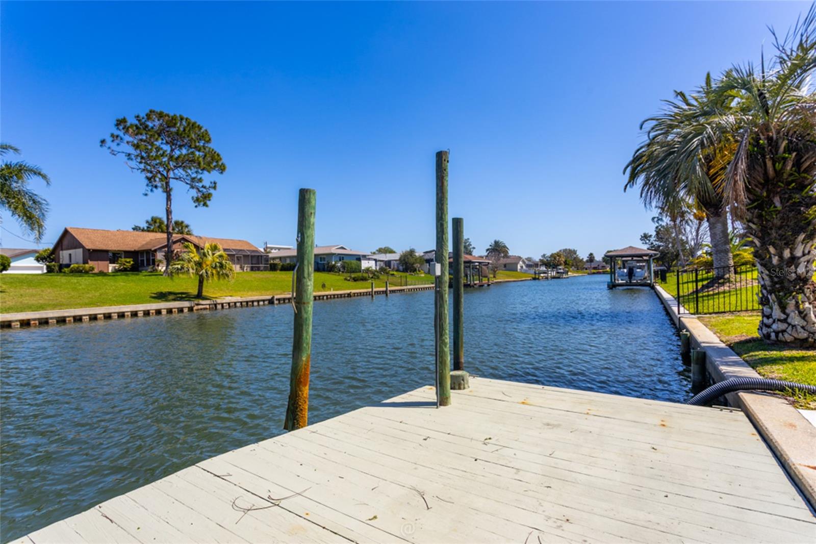 Image 49 of 66 For 11 Clearview Court S