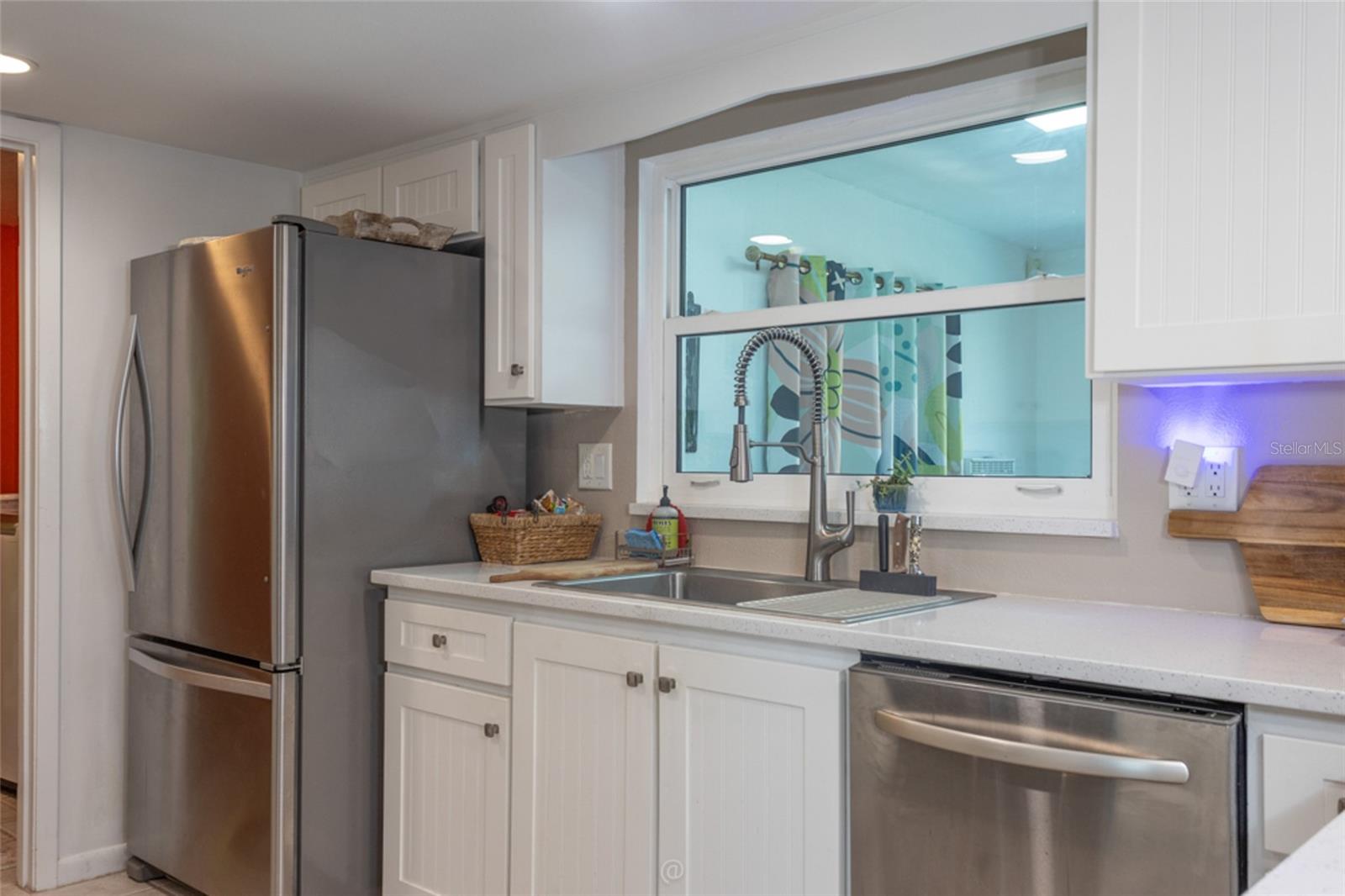 Image 7 of 66 For 11 Clearview Court S