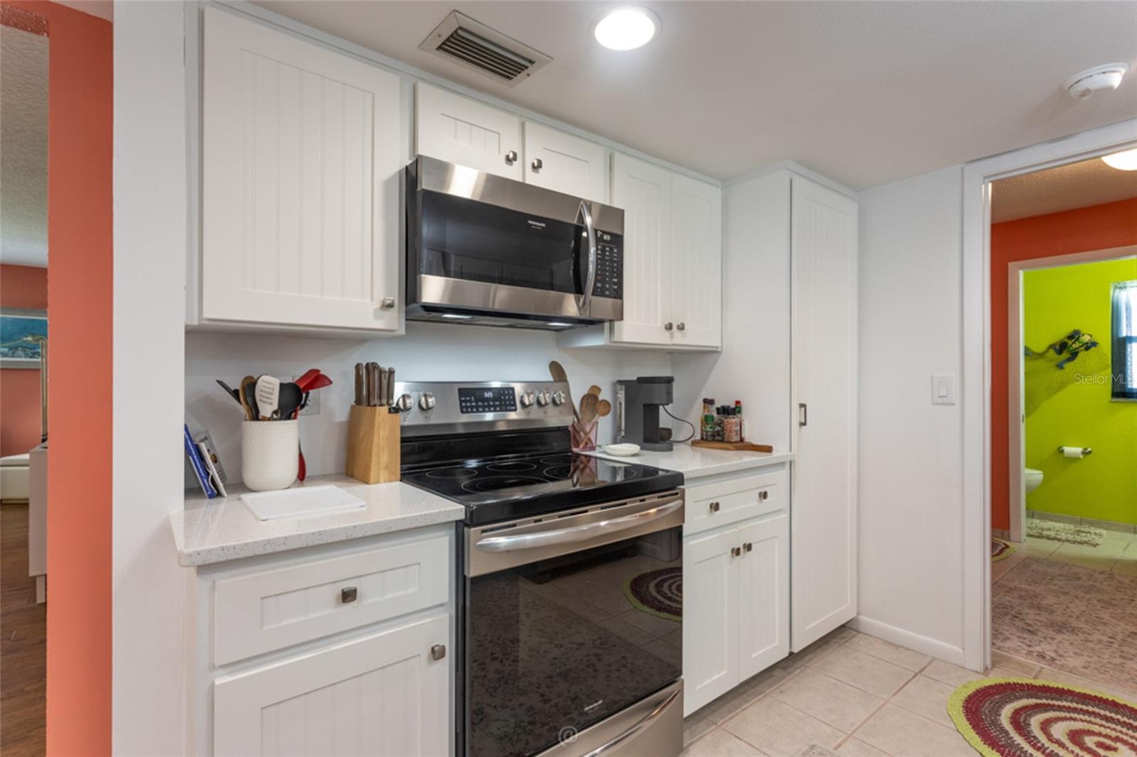 Image 8 of 66 For 11 Clearview Court S