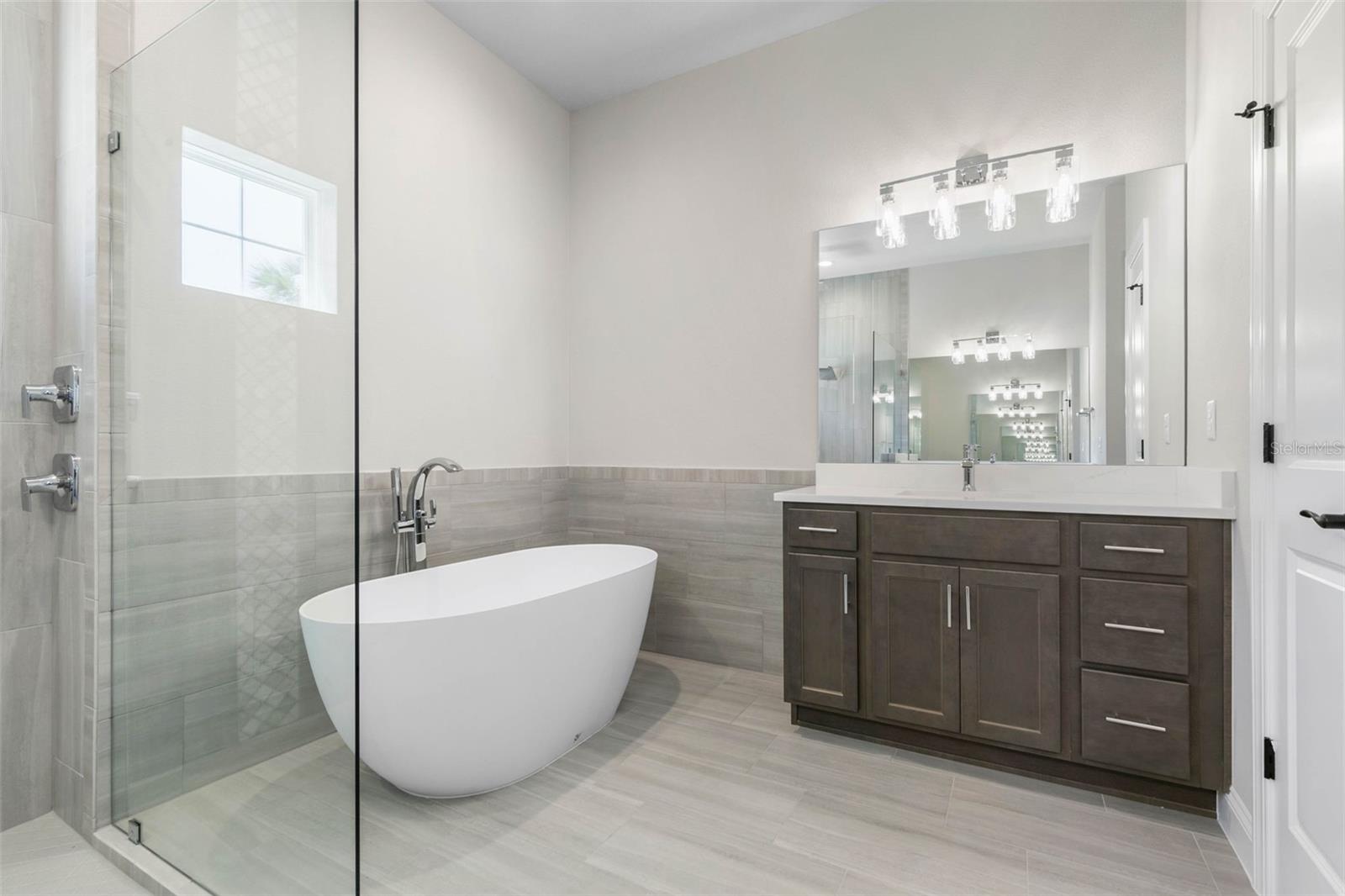 Image 29 of 69 For 230 Riverwalk Drive