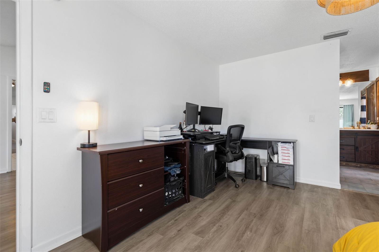 Image 15 of 43 For 46 Berkshire Lane