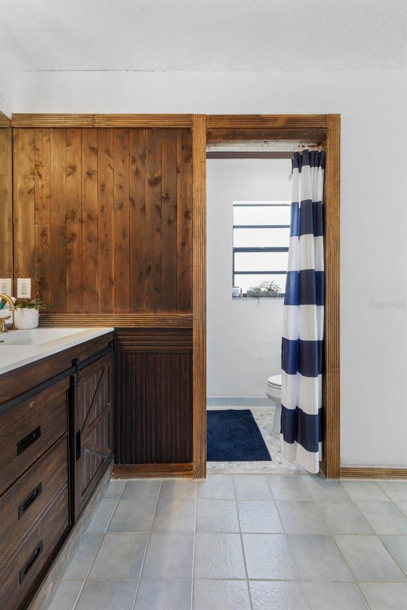 Image 18 of 43 For 46 Berkshire Lane