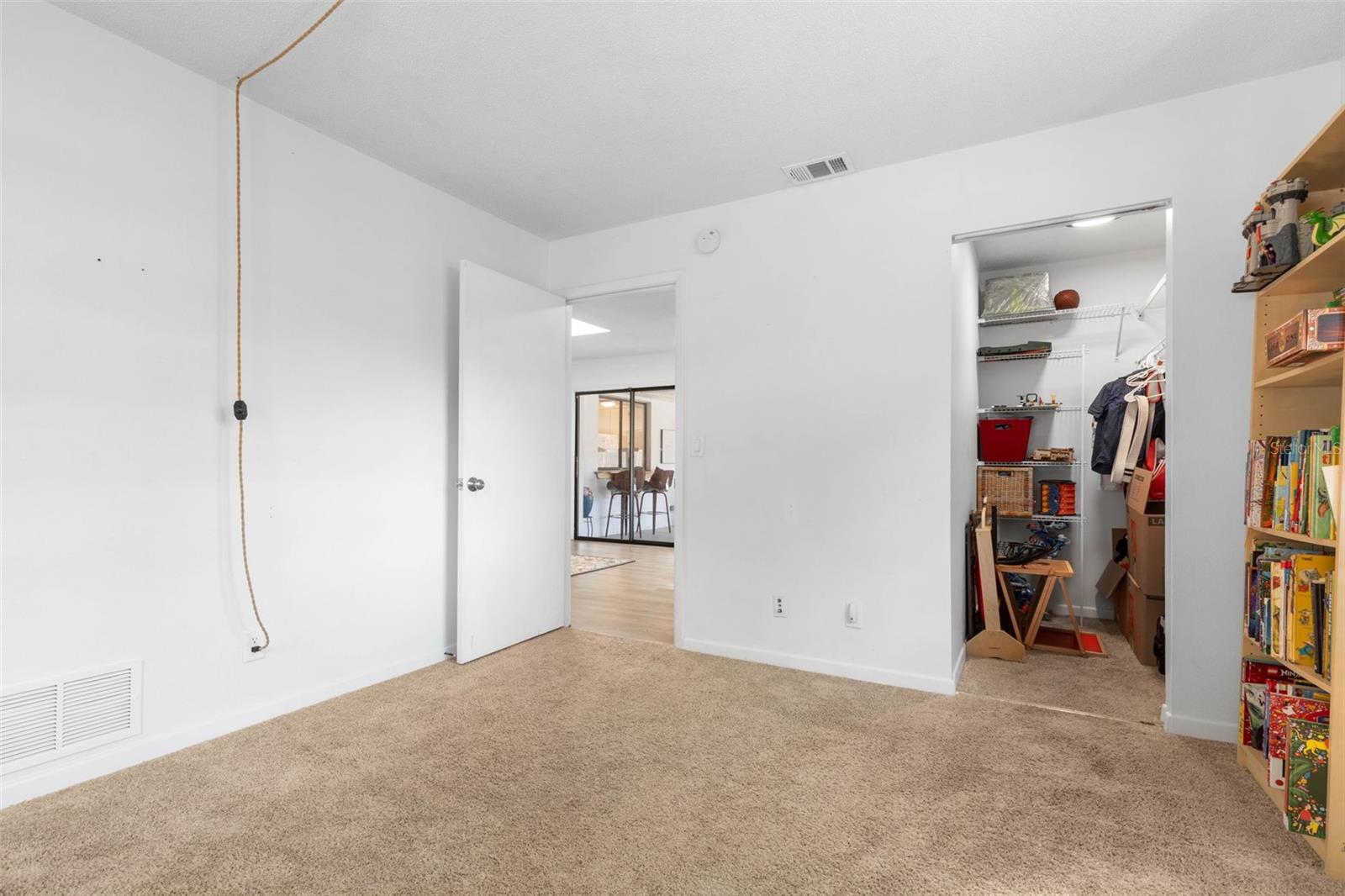 Image 23 of 43 For 46 Berkshire Lane