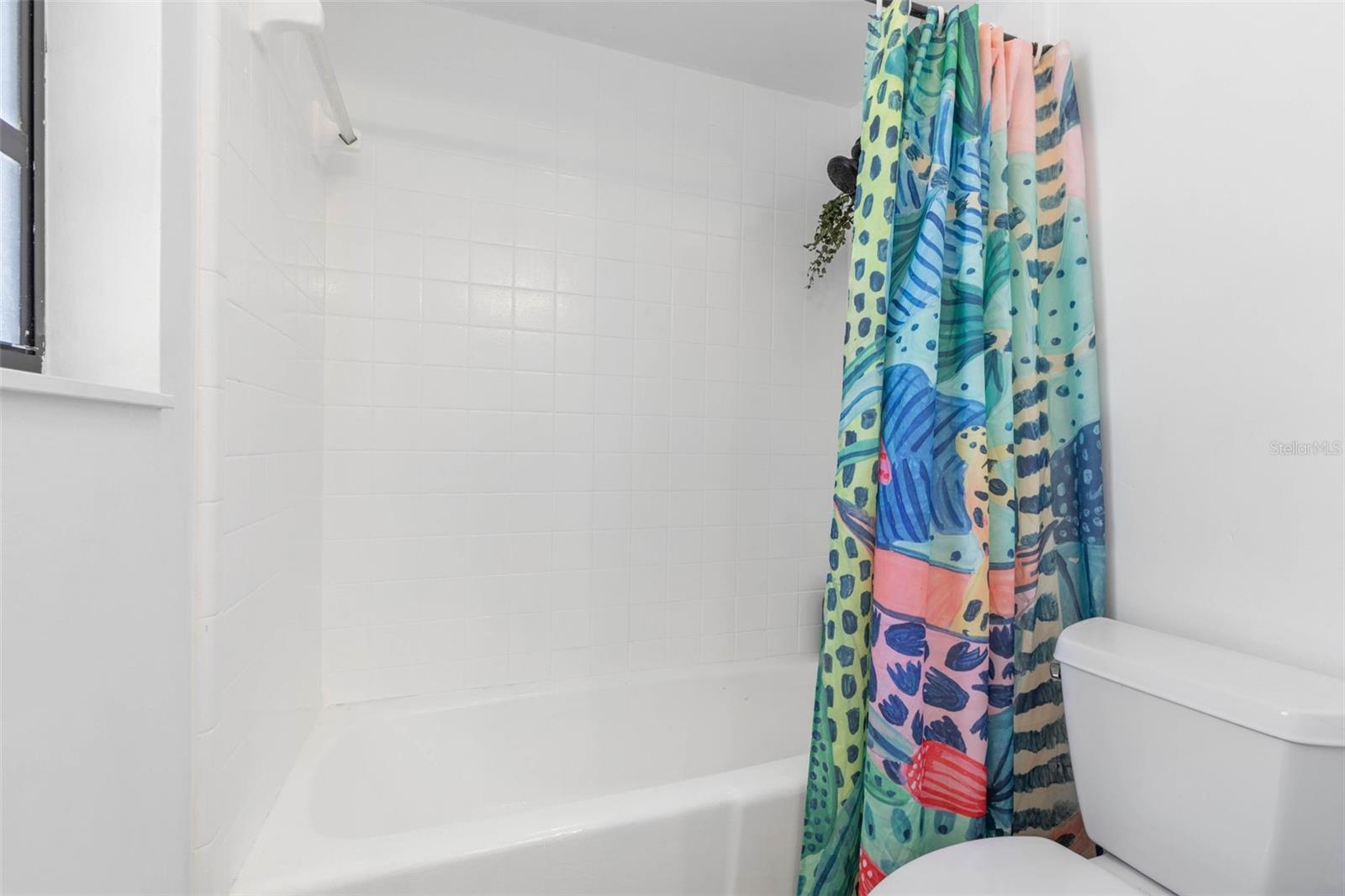 Image 25 of 43 For 46 Berkshire Lane