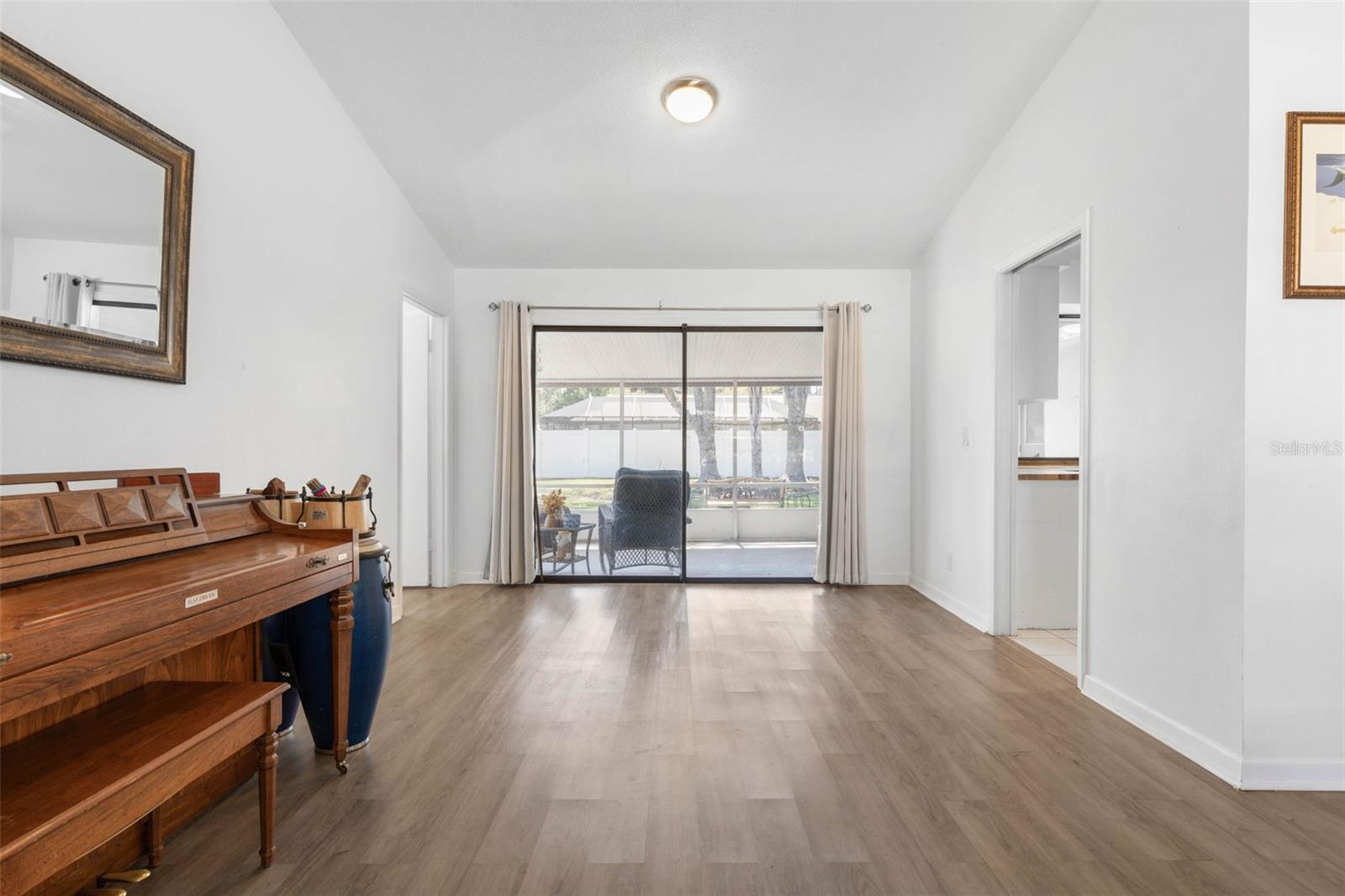 Image 5 of 43 For 46 Berkshire Lane