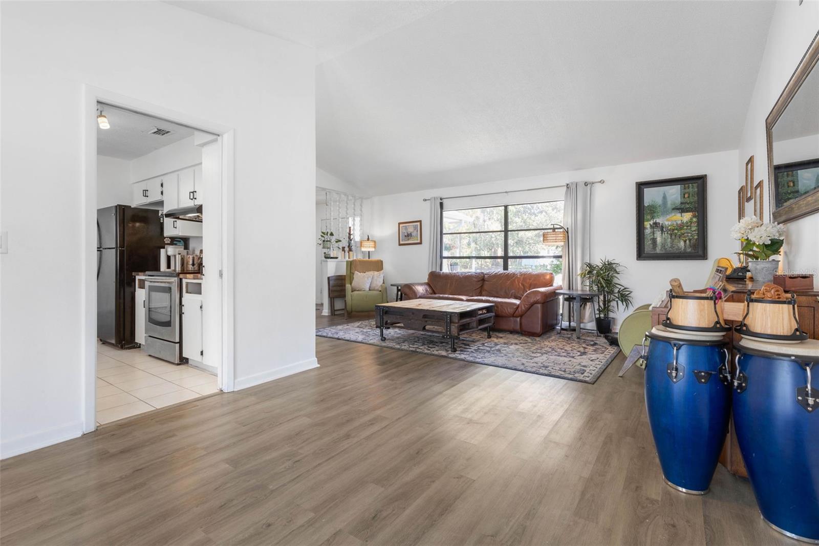 Image 6 of 43 For 46 Berkshire Lane