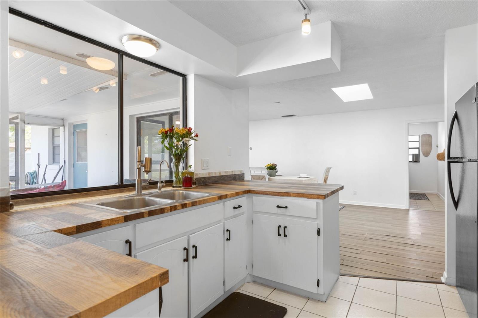 Image 7 of 43 For 46 Berkshire Lane