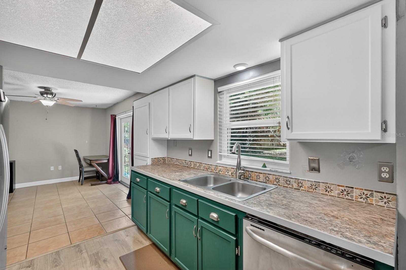 Image 11 of 31 For 262 Clara Vista Street