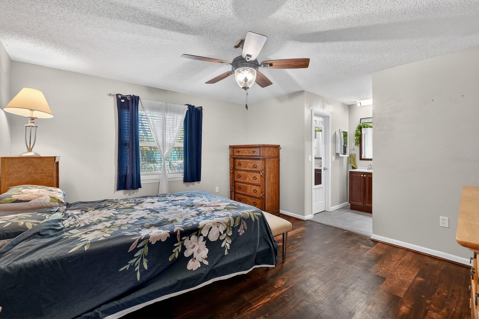 Image 18 of 31 For 262 Clara Vista Street