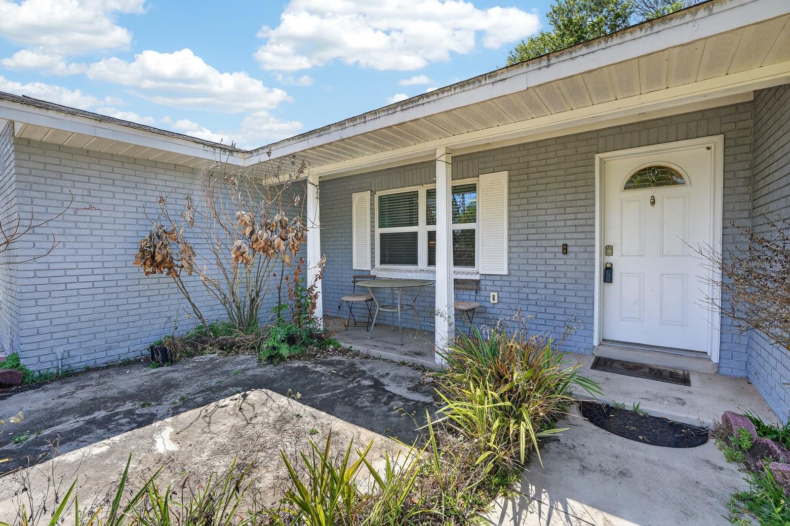 Image 2 of 31 For 262 Clara Vista Street