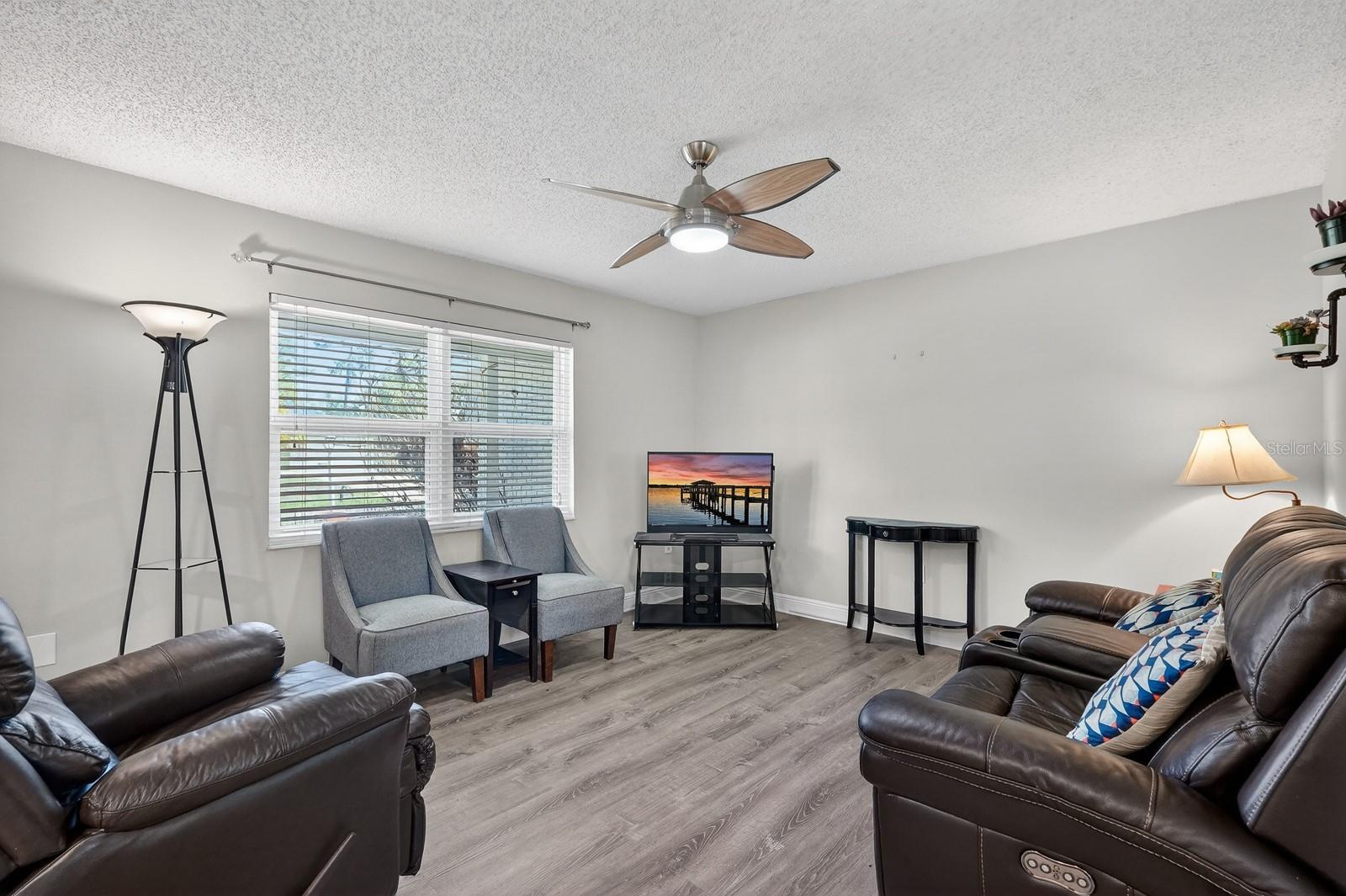 Image 5 of 31 For 262 Clara Vista Street