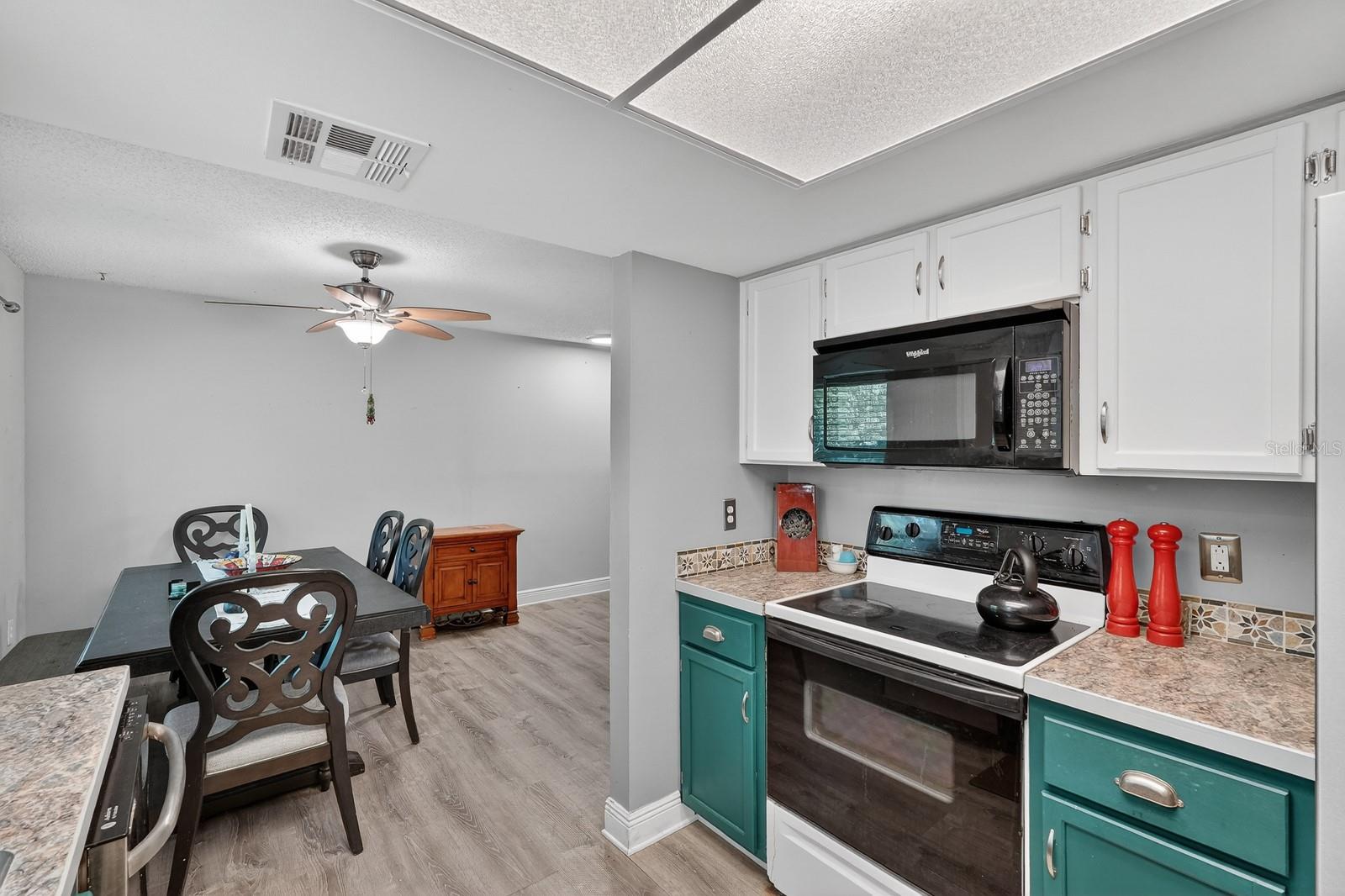 Image 9 of 31 For 262 Clara Vista Street