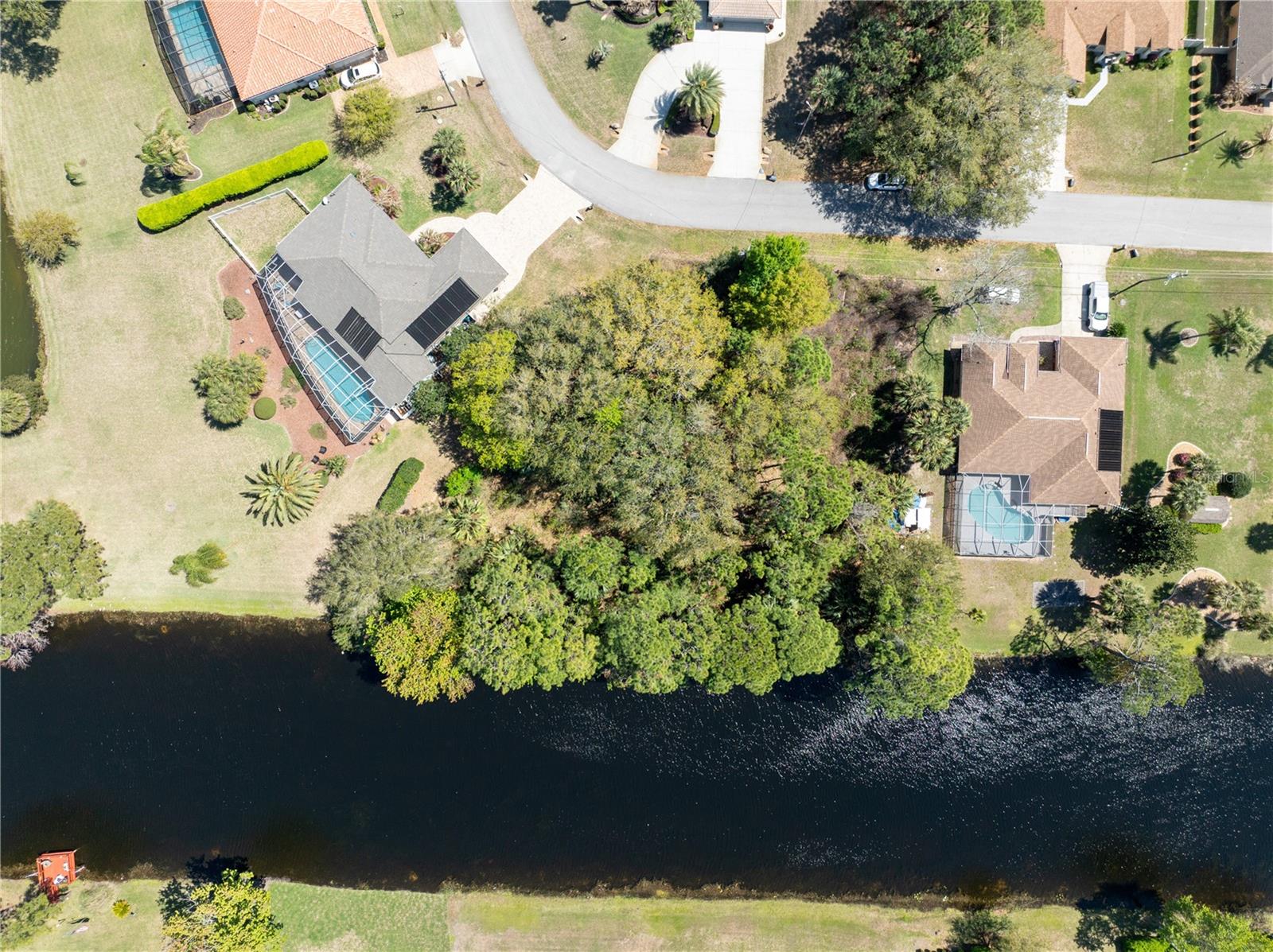 Image 4 of 10 For 37 Ludlow Lane W