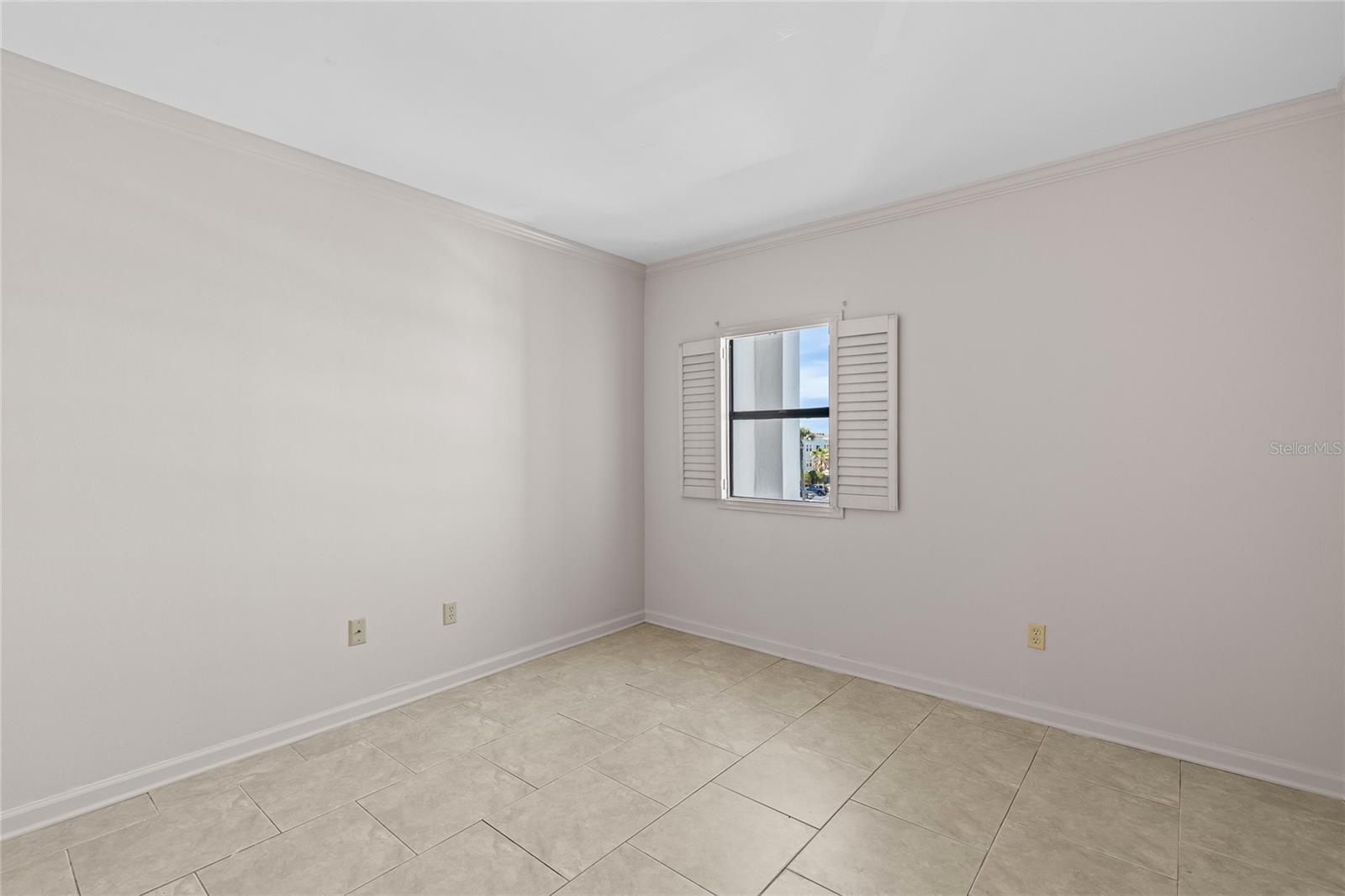 Image 10 of 50 For 829 1st Street S 3b