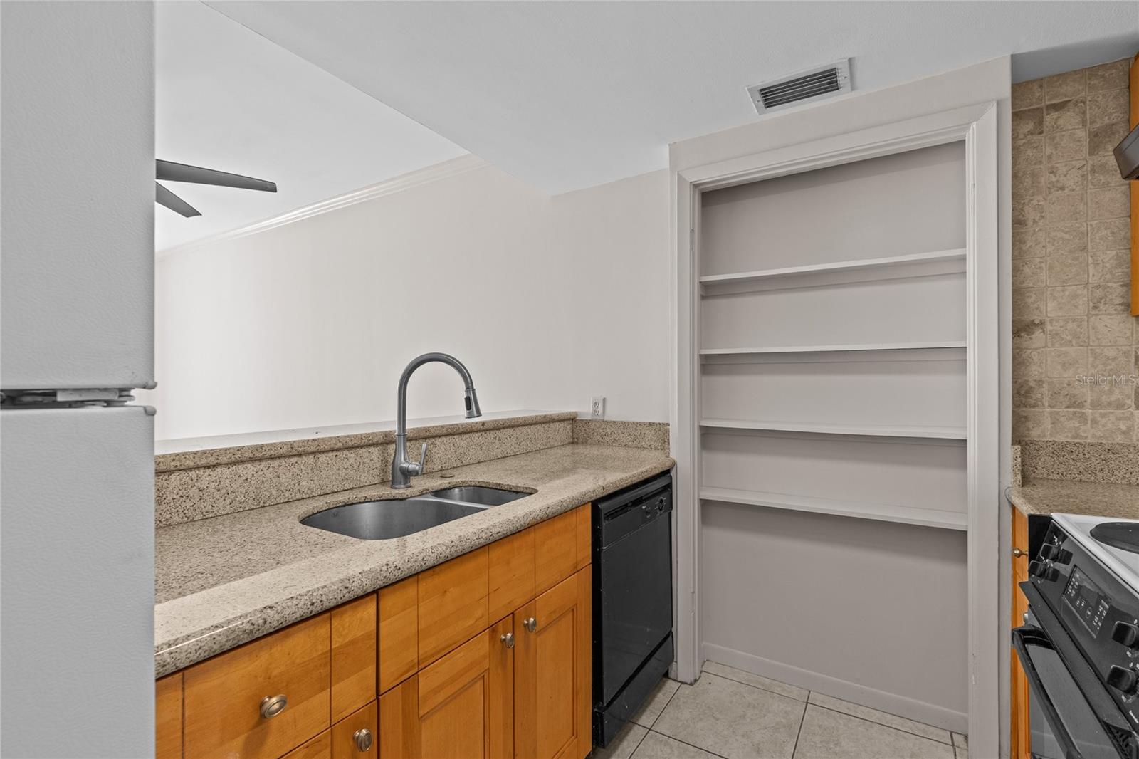 Image 4 of 50 For 829 1st Street S 3b