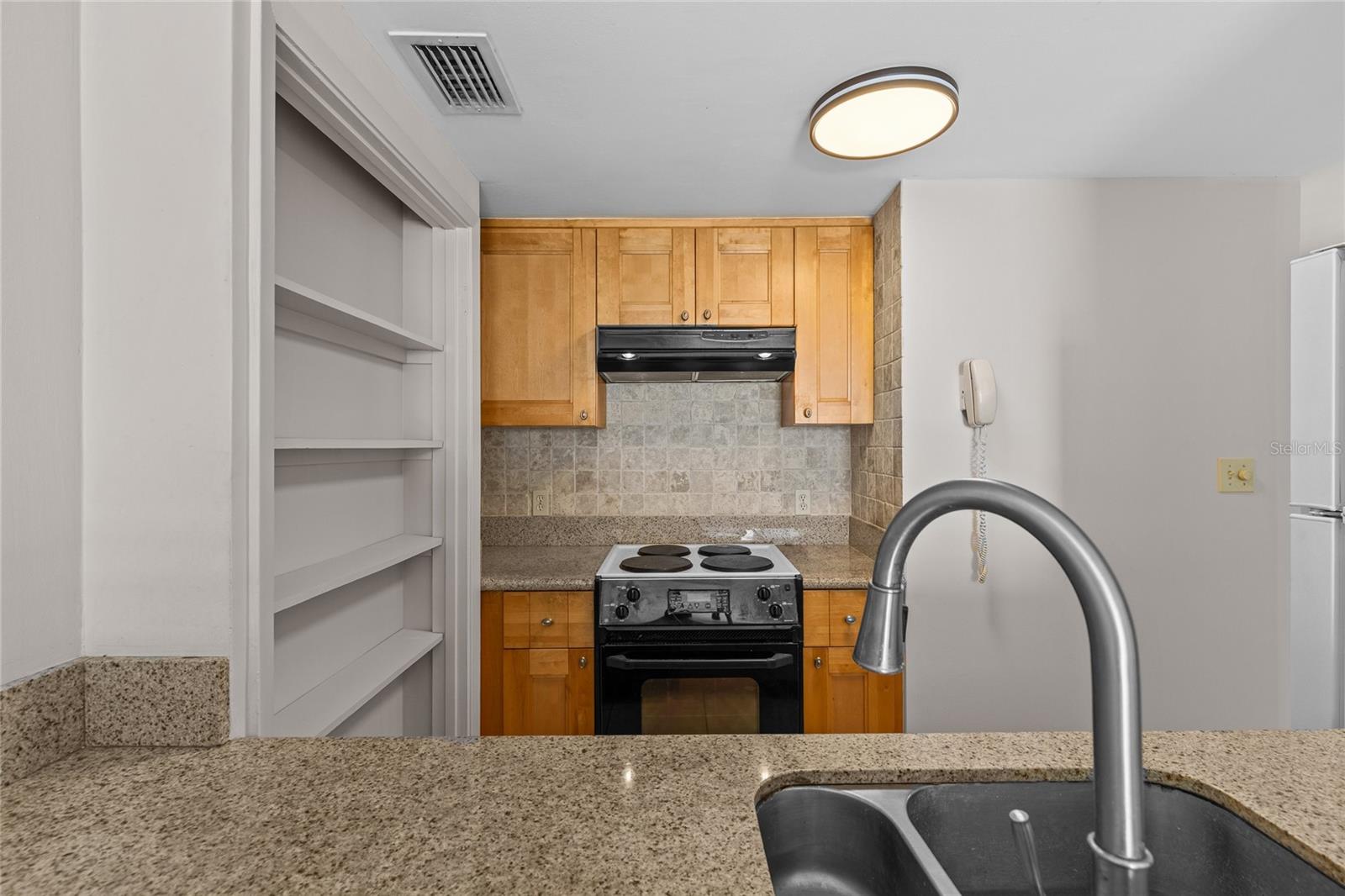 Image 5 of 50 For 829 1st Street S 3b