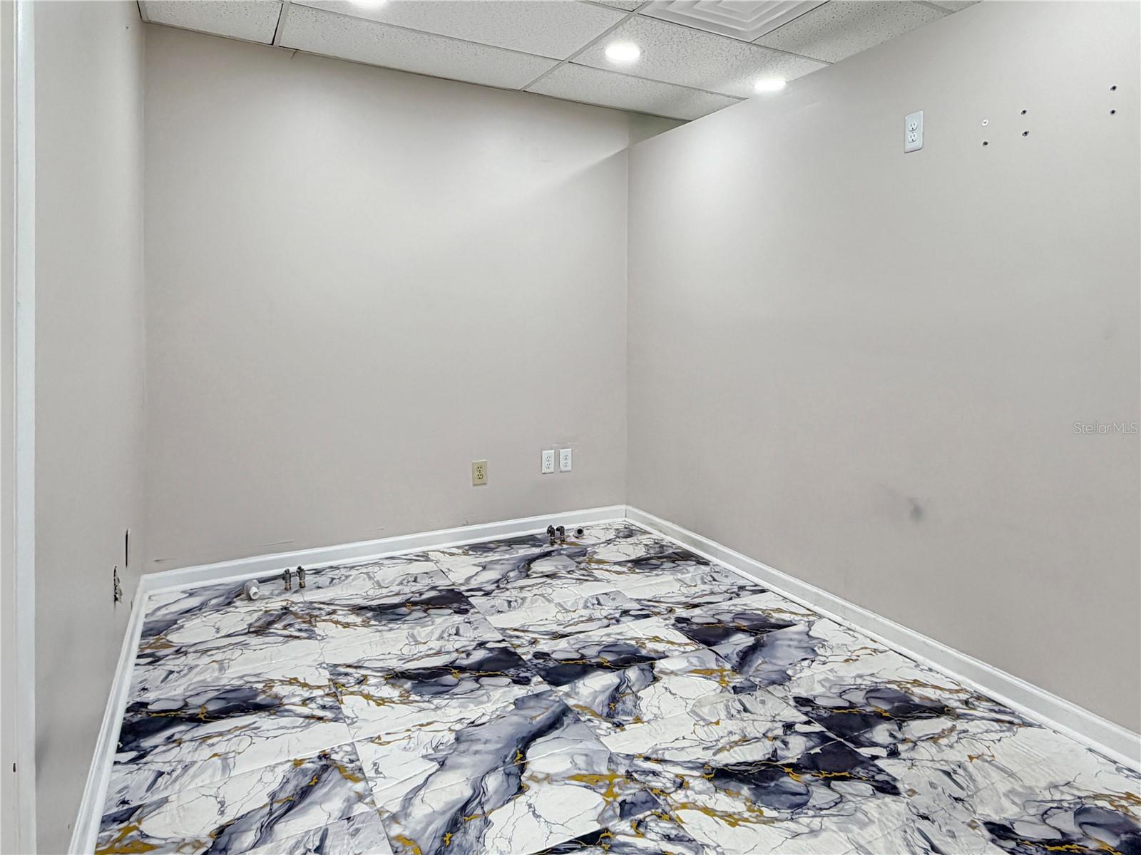 Image 16 of 23 For 4131 University Boulevard S 5