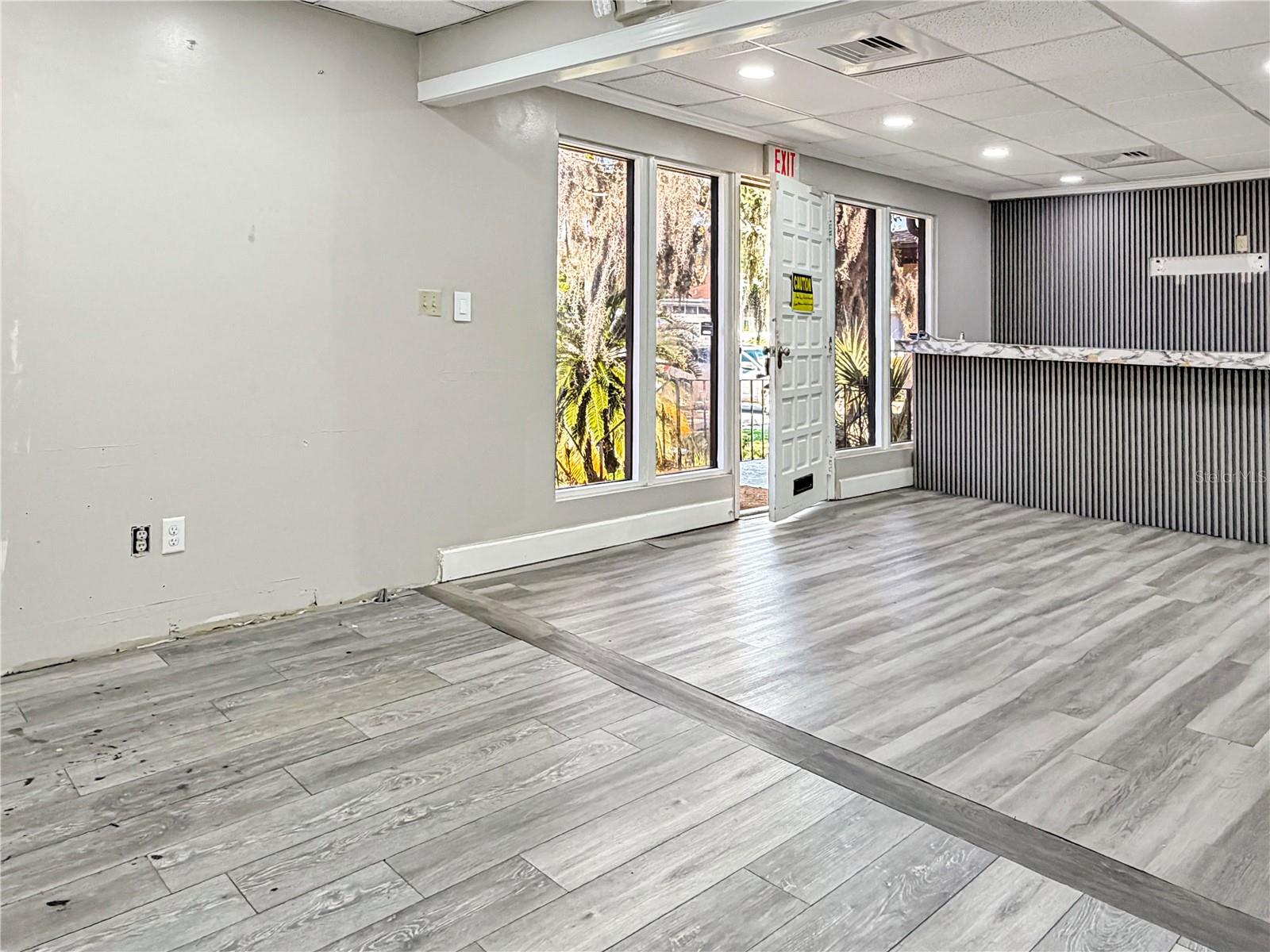 Image 3 of 23 For 4131 University Boulevard S 5