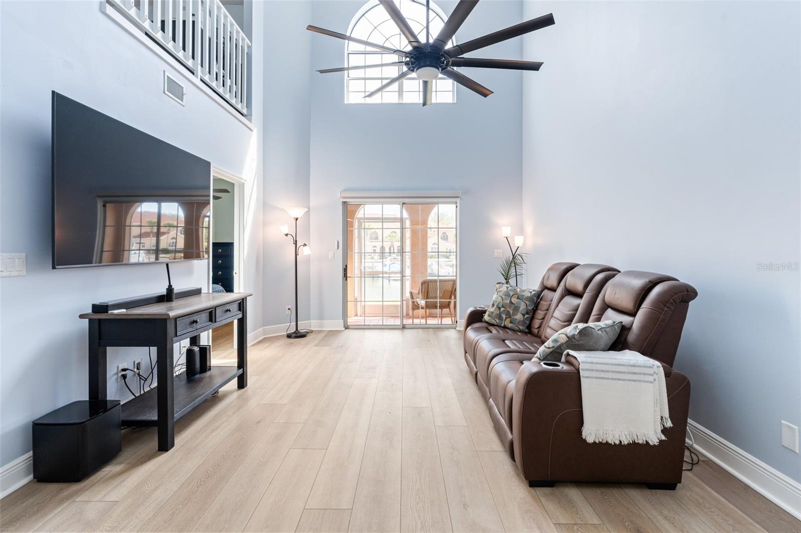 Image 16 of 65 For 37 Captains Walk 37