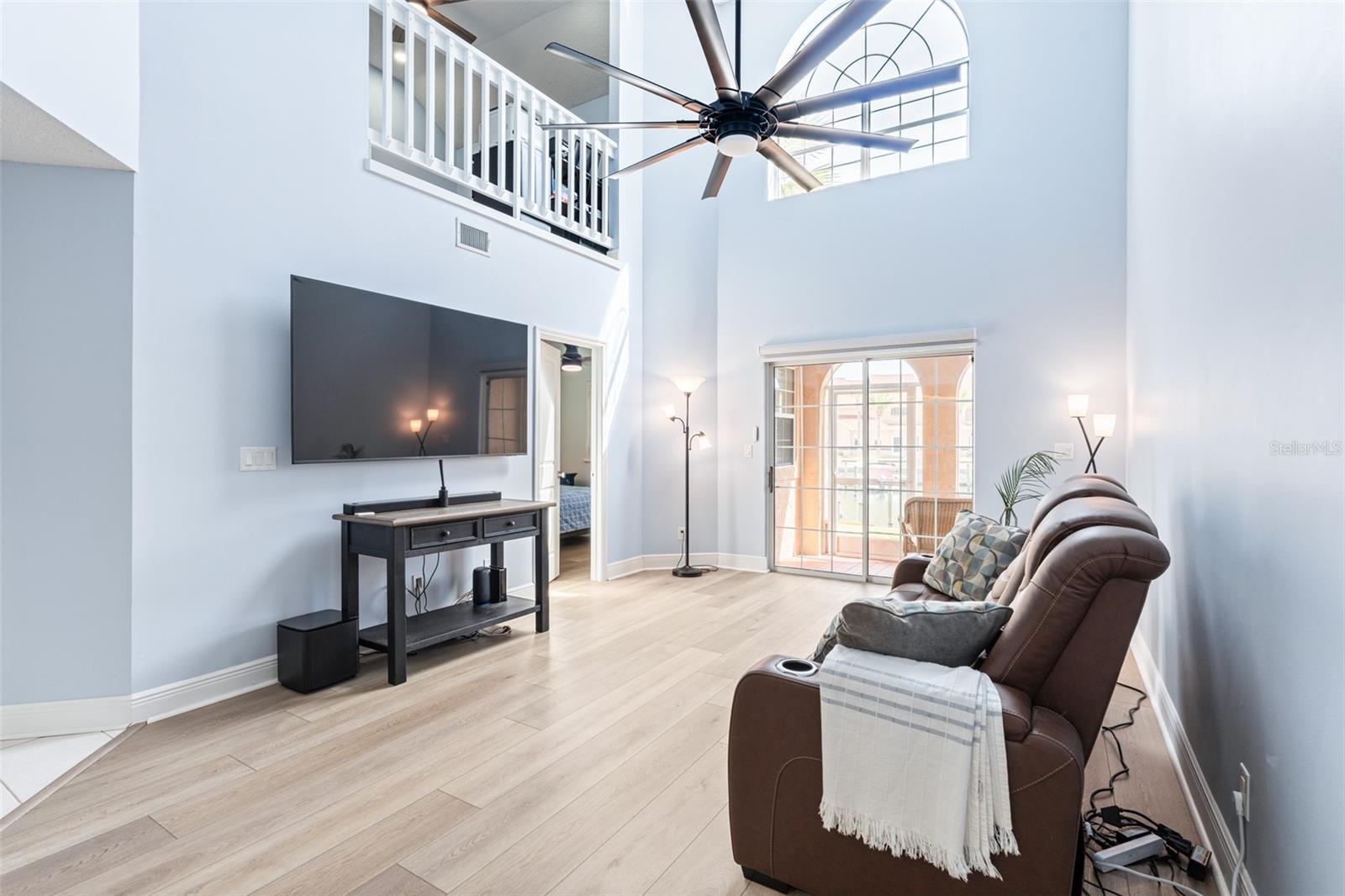 Image 18 of 65 For 37 Captains Walk 37