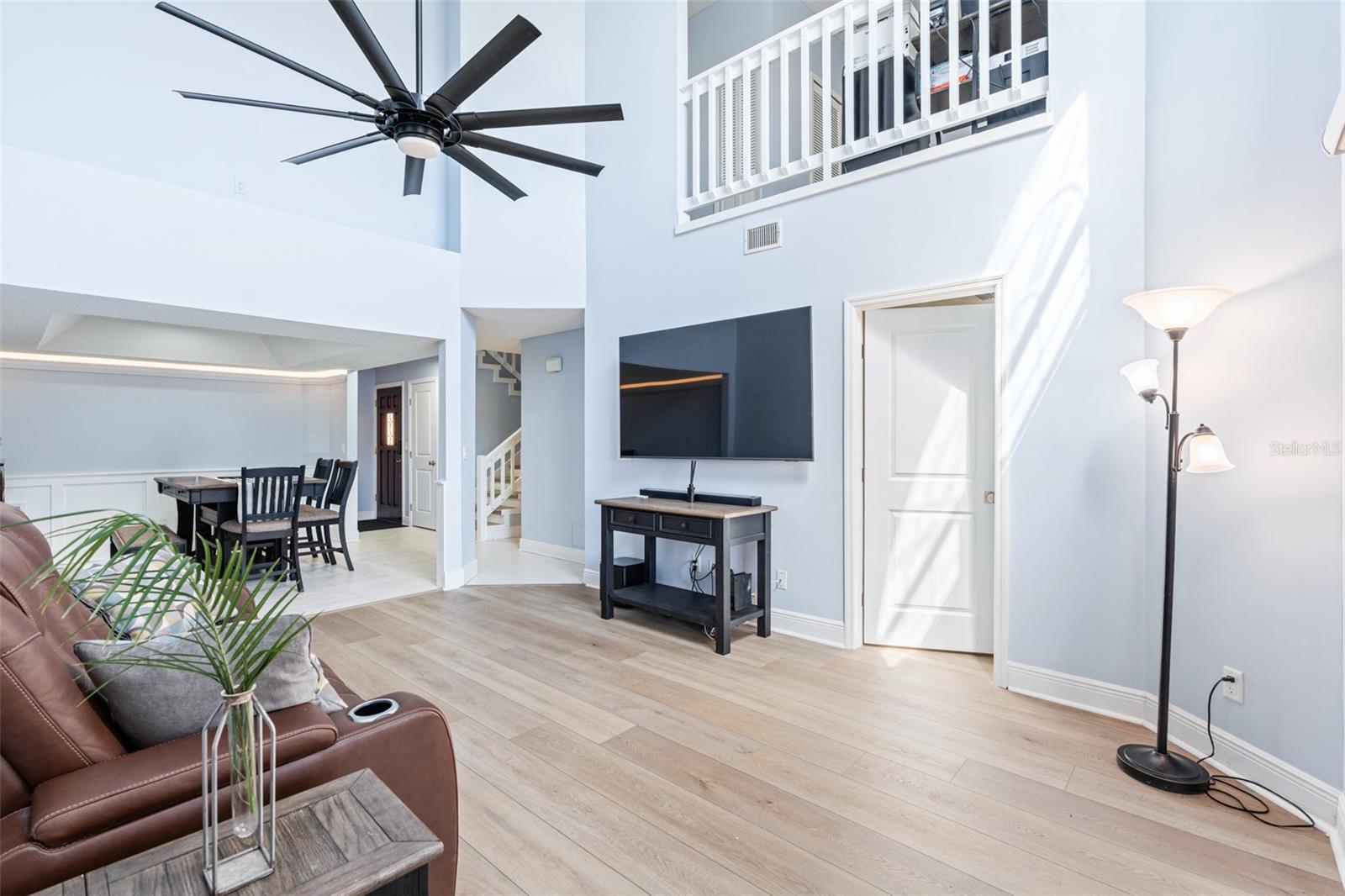 Image 19 of 65 For 37 Captains Walk 37