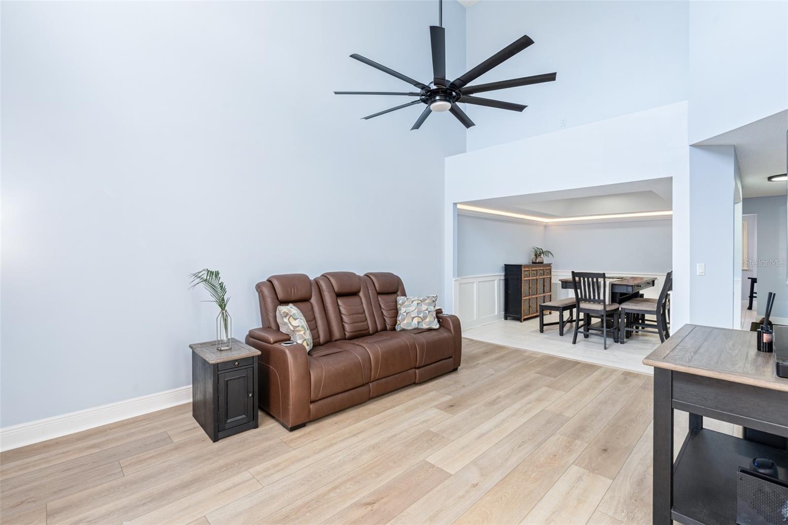 Image 20 of 65 For 37 Captains Walk 37