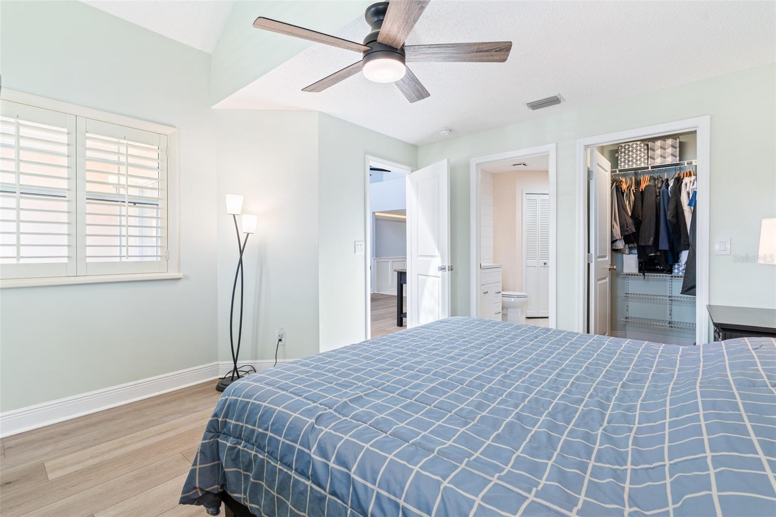 Image 26 of 65 For 37 Captains Walk 37