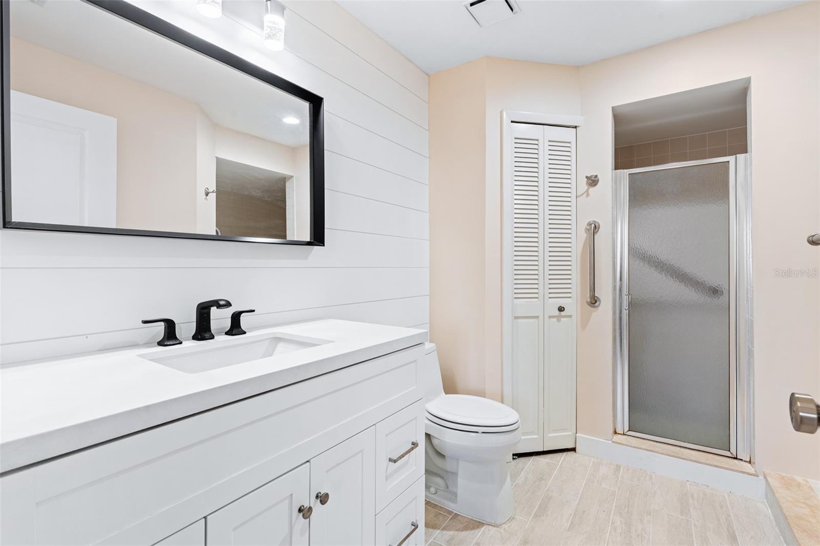 Image 27 of 65 For 37 Captains Walk 37