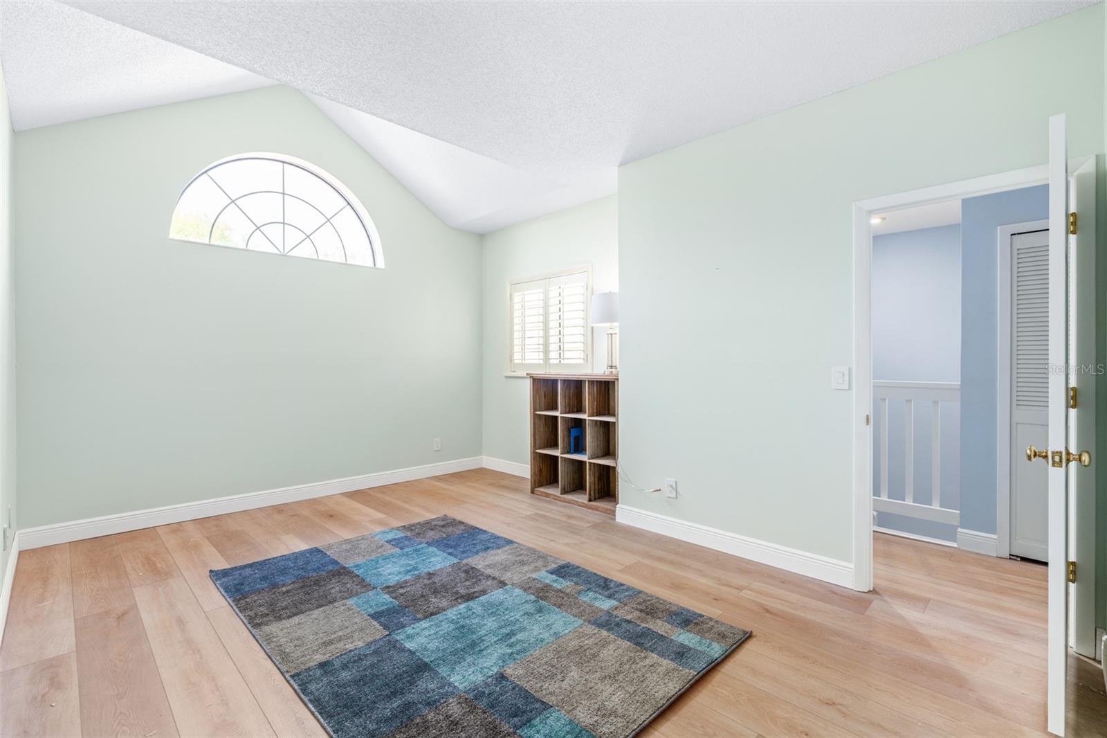 Image 31 of 65 For 37 Captains Walk 37