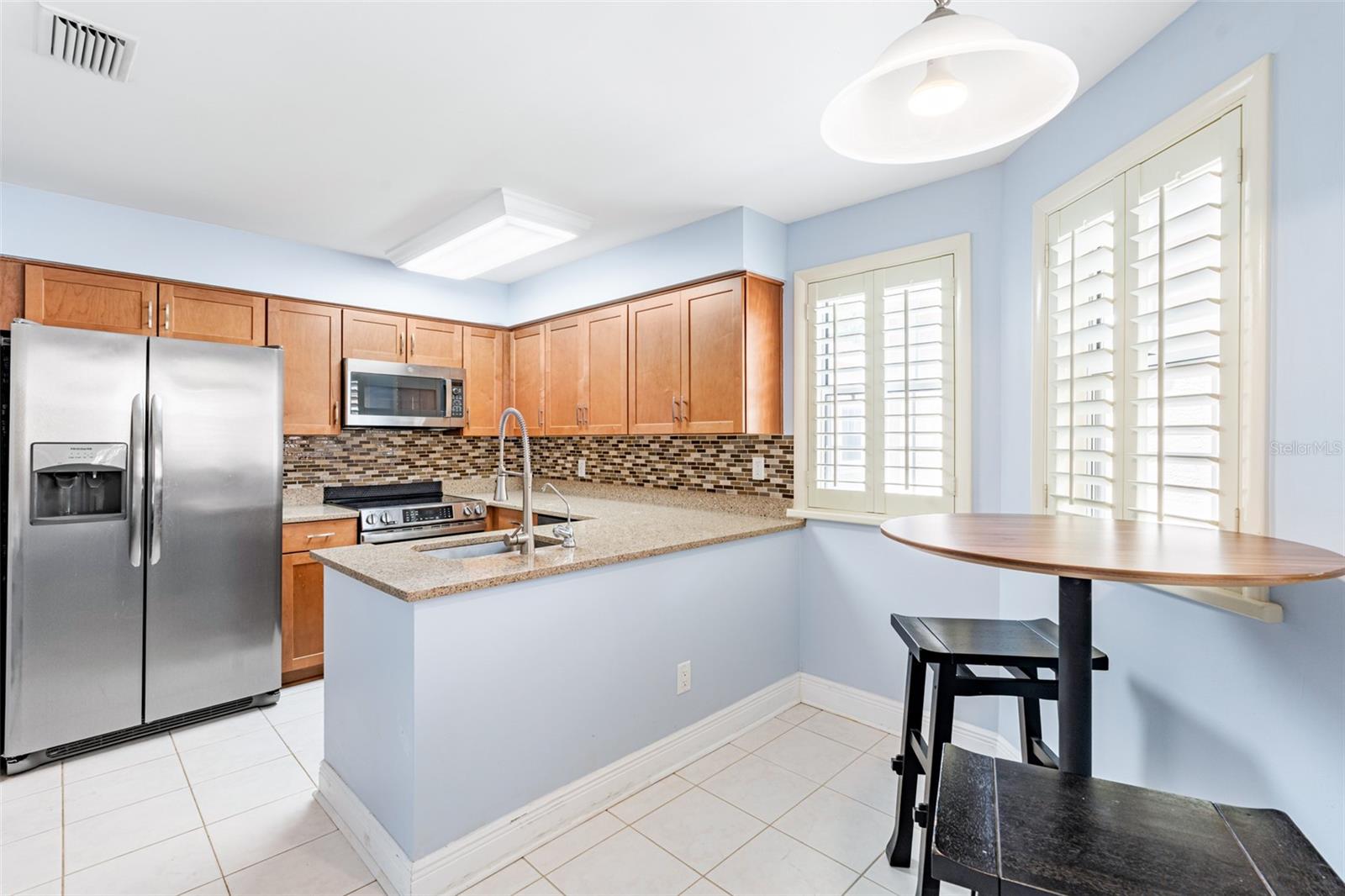 Image 7 of 65 For 37 Captains Walk 37