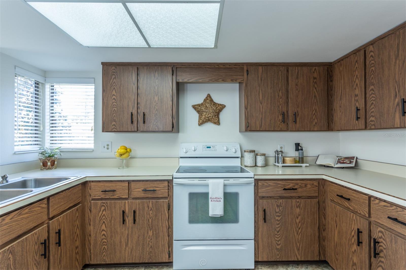 Image 14 of 52 For 6 Salisbury Court 6