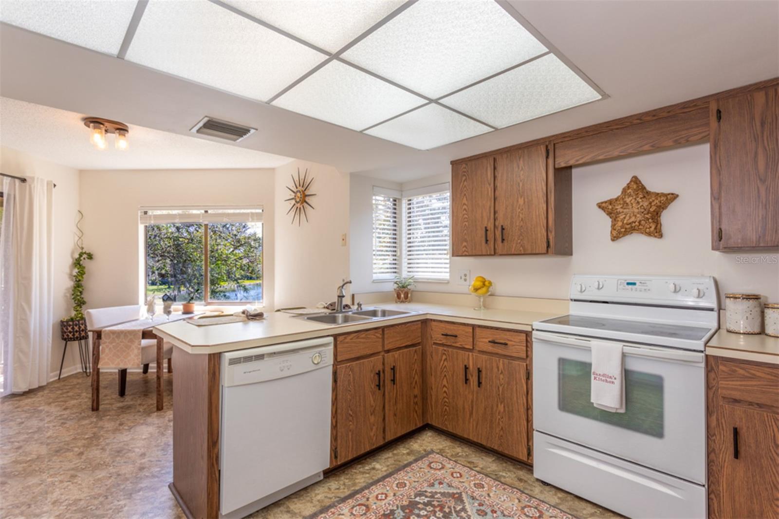 Image 15 of 52 For 6 Salisbury Court 6