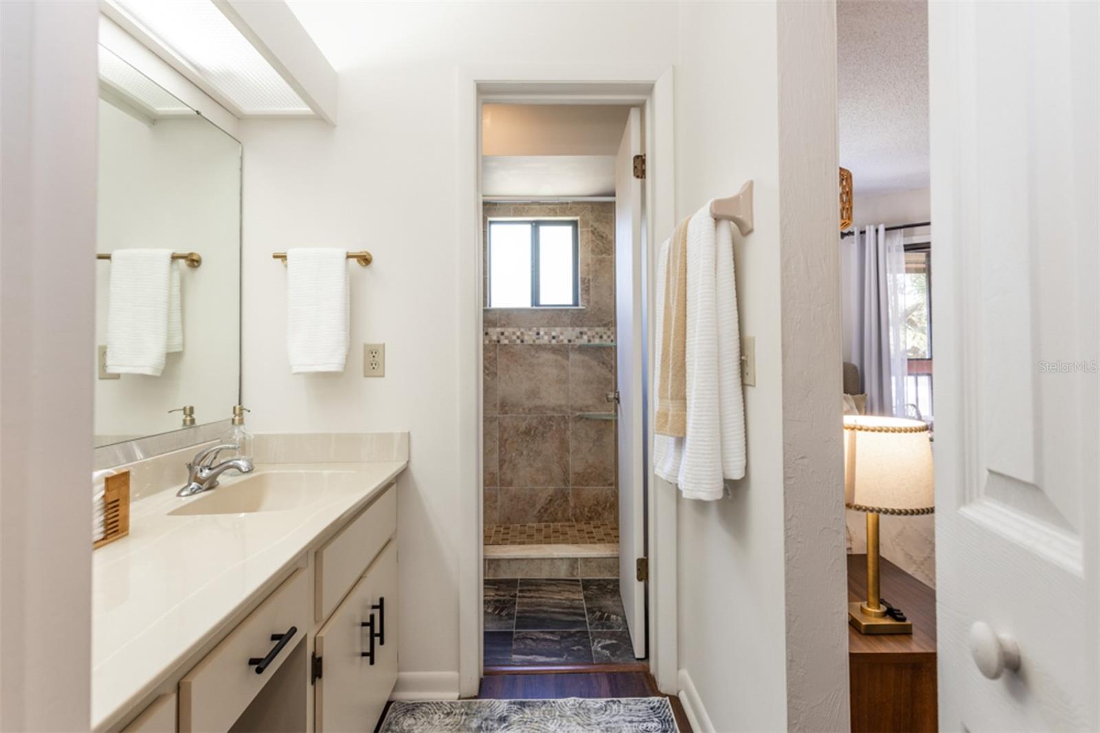 Image 22 of 52 For 6 Salisbury Court 6