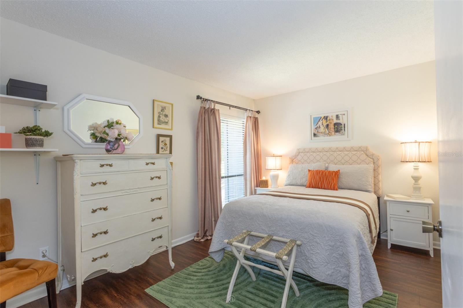 Image 25 of 52 For 6 Salisbury Court 6