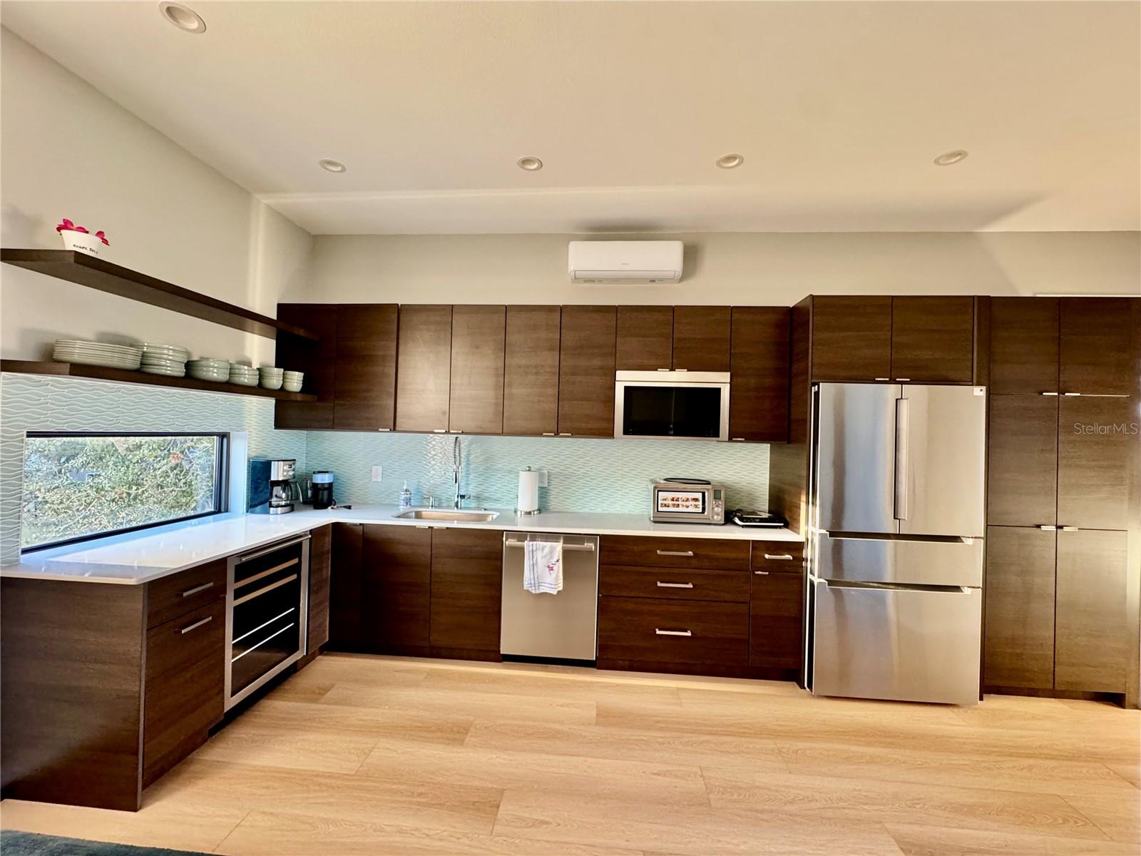 Image 3 of 8 For 1324 Daytona Avenue