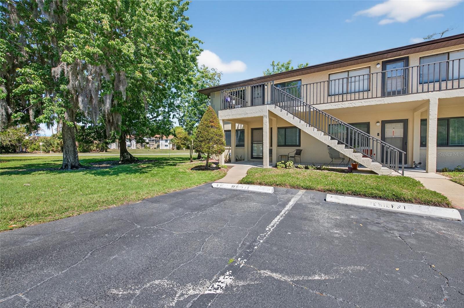 Image 16 of 21 For 1601 Big Tree Road 101