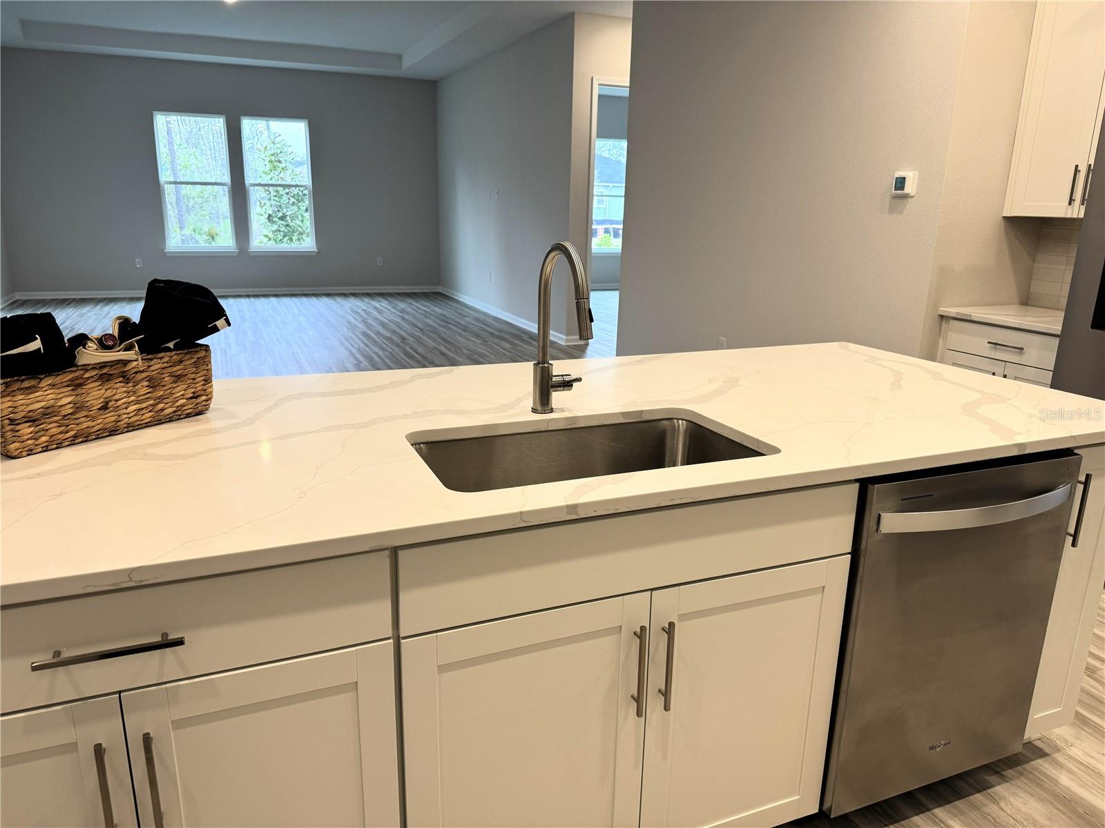 Image 11 of 42 For 6 Blue Grotto Place