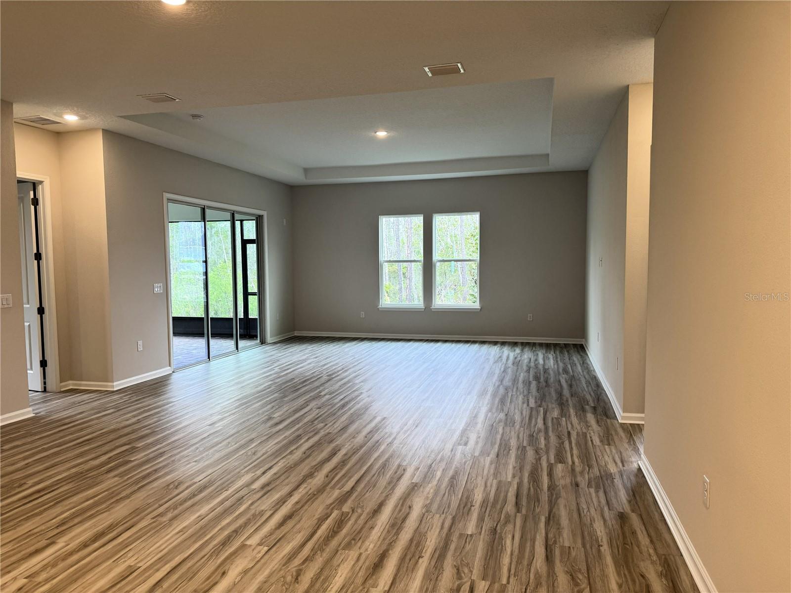 Image 18 of 42 For 6 Blue Grotto Place